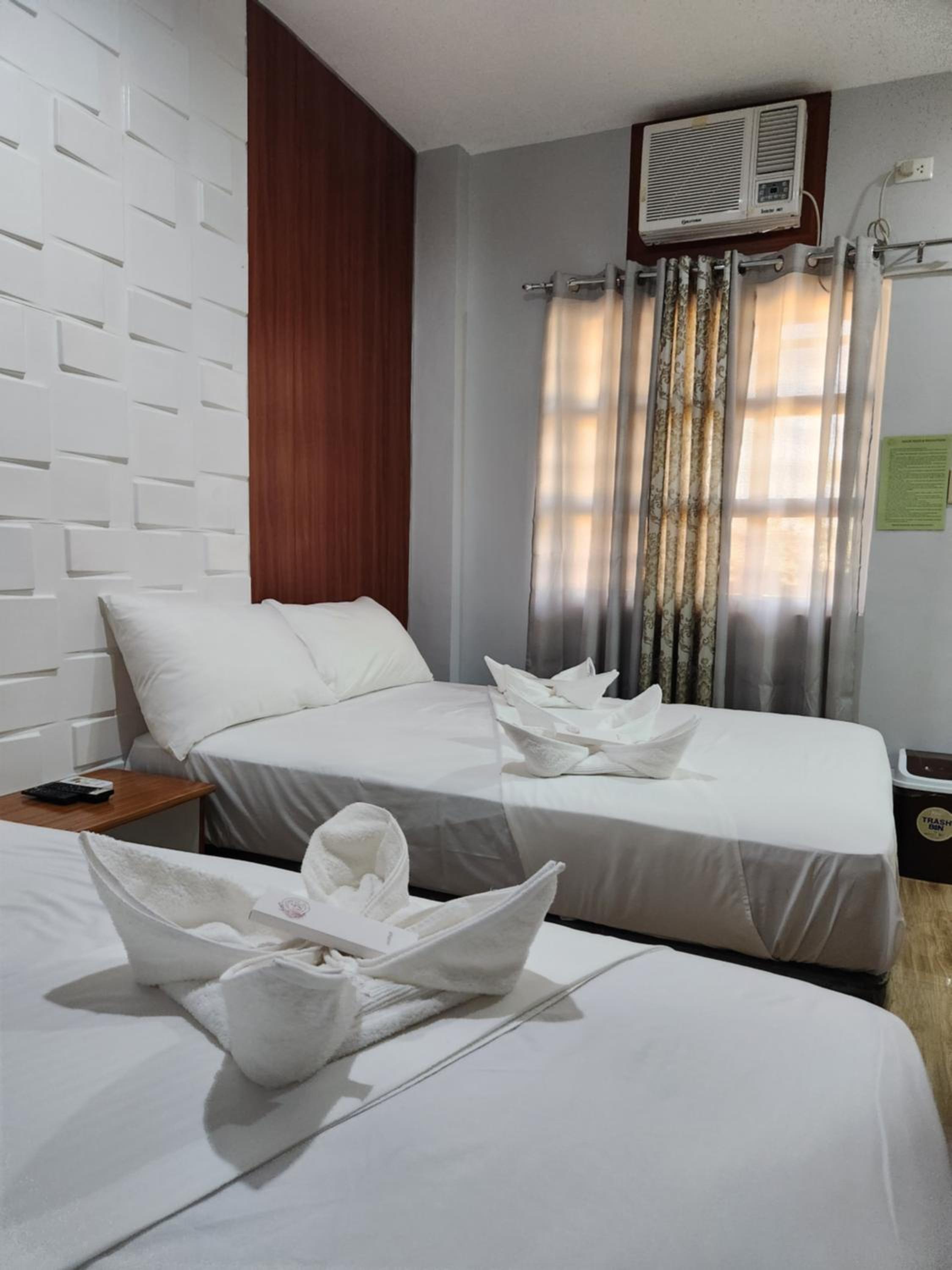 Deluxe Quadruple Room - Photo 1