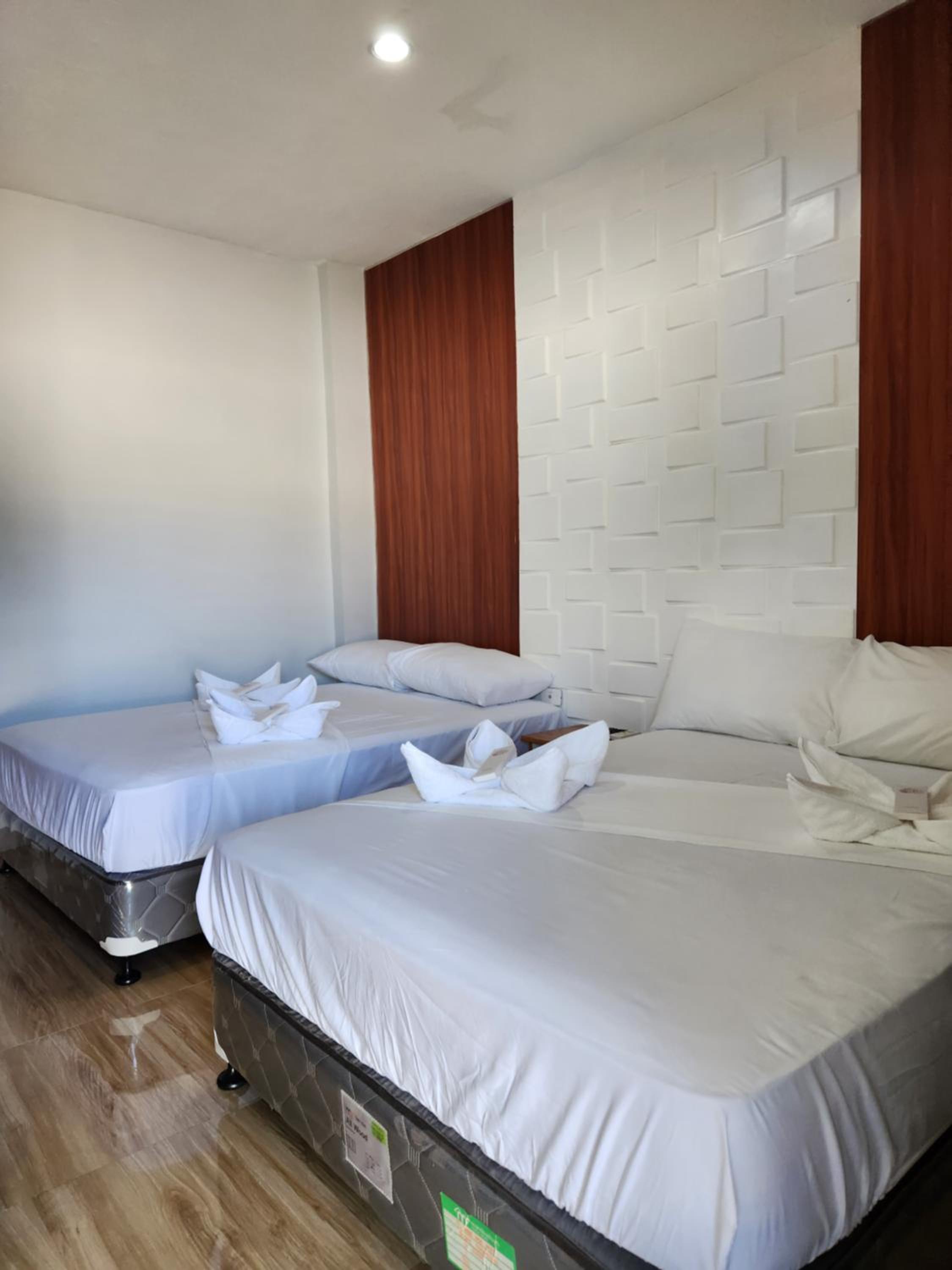 Deluxe Quadruple Room - Photo 4