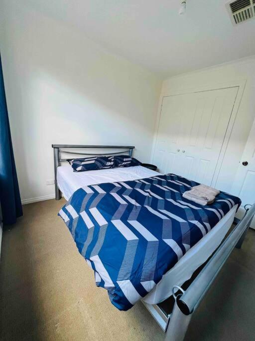 Three-Bedroom House photo 1