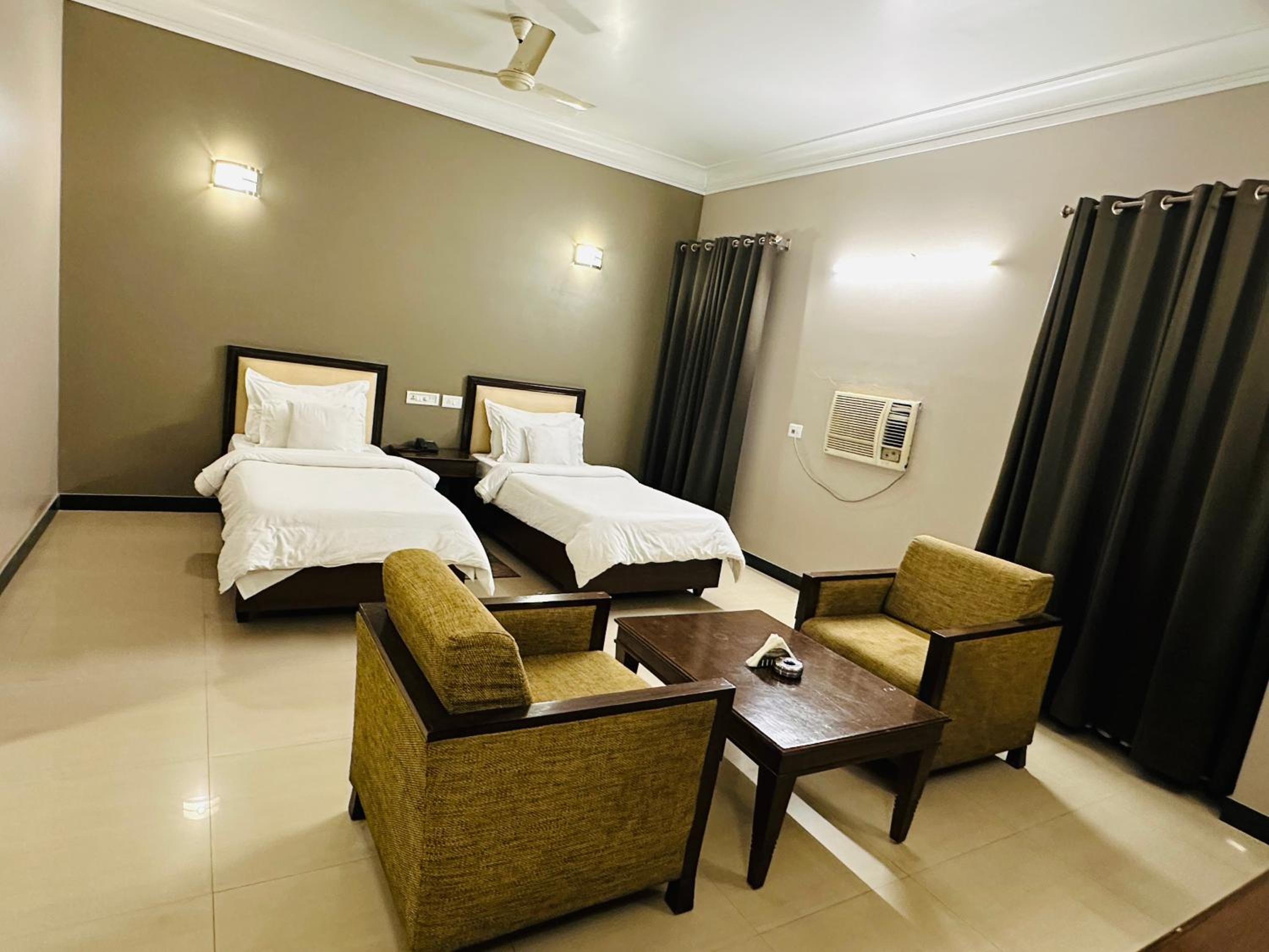 Deluxe Double Room photo 3