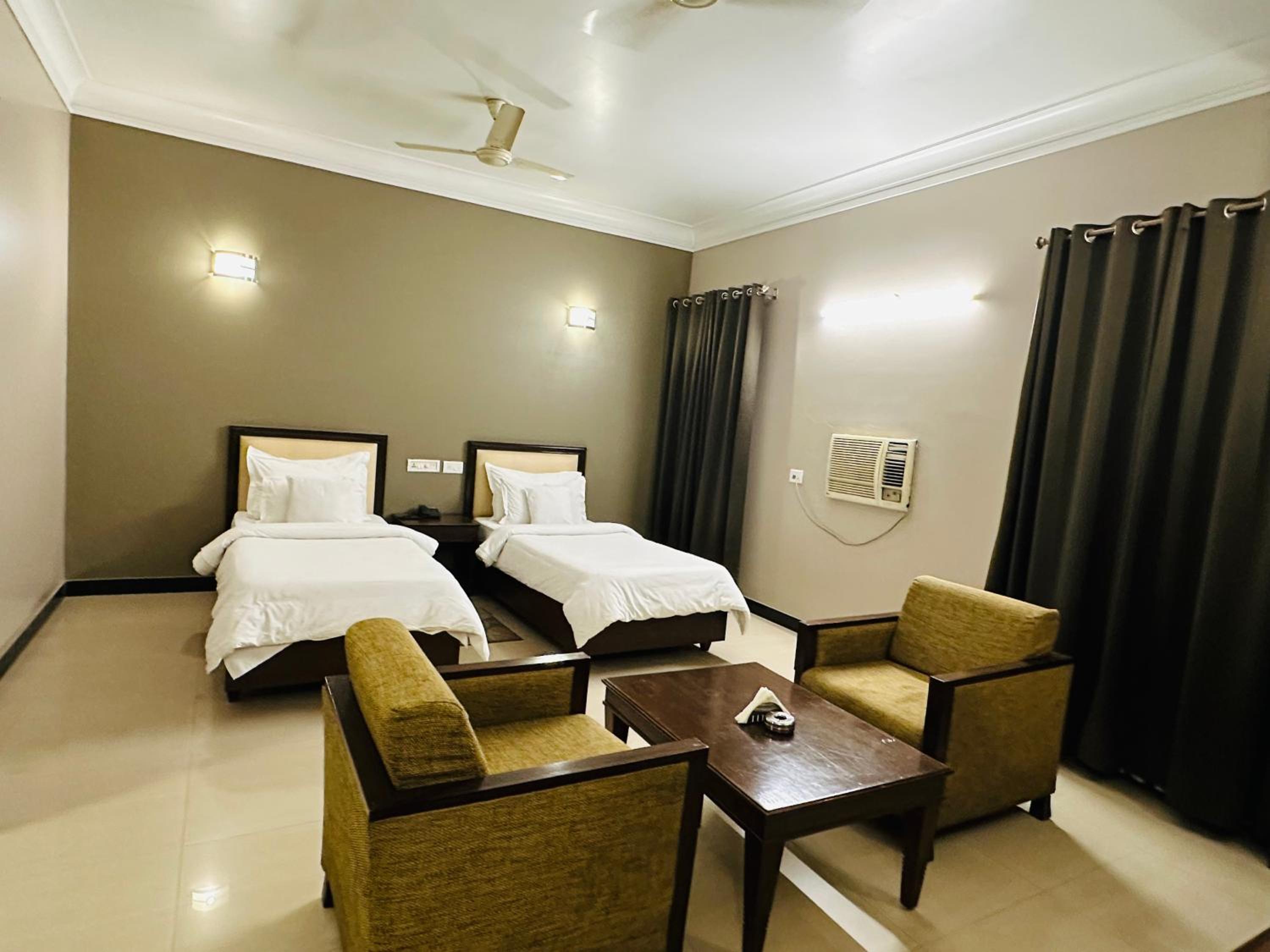 Deluxe Double Room photo 2