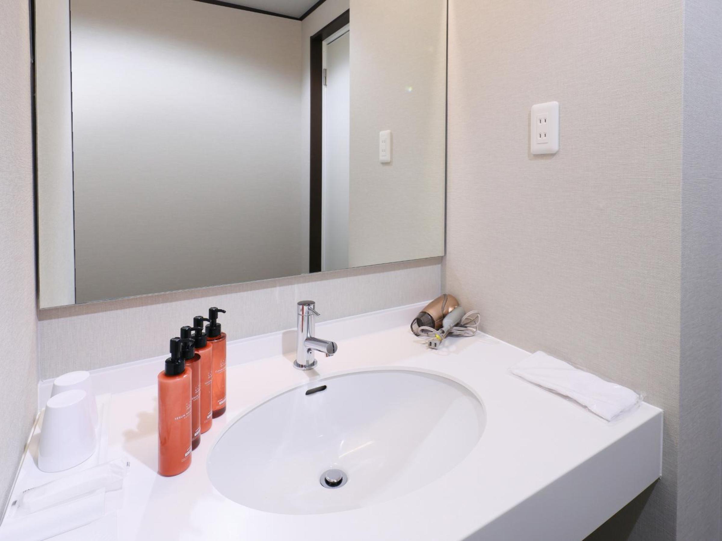 Standard Twin Room photo 2