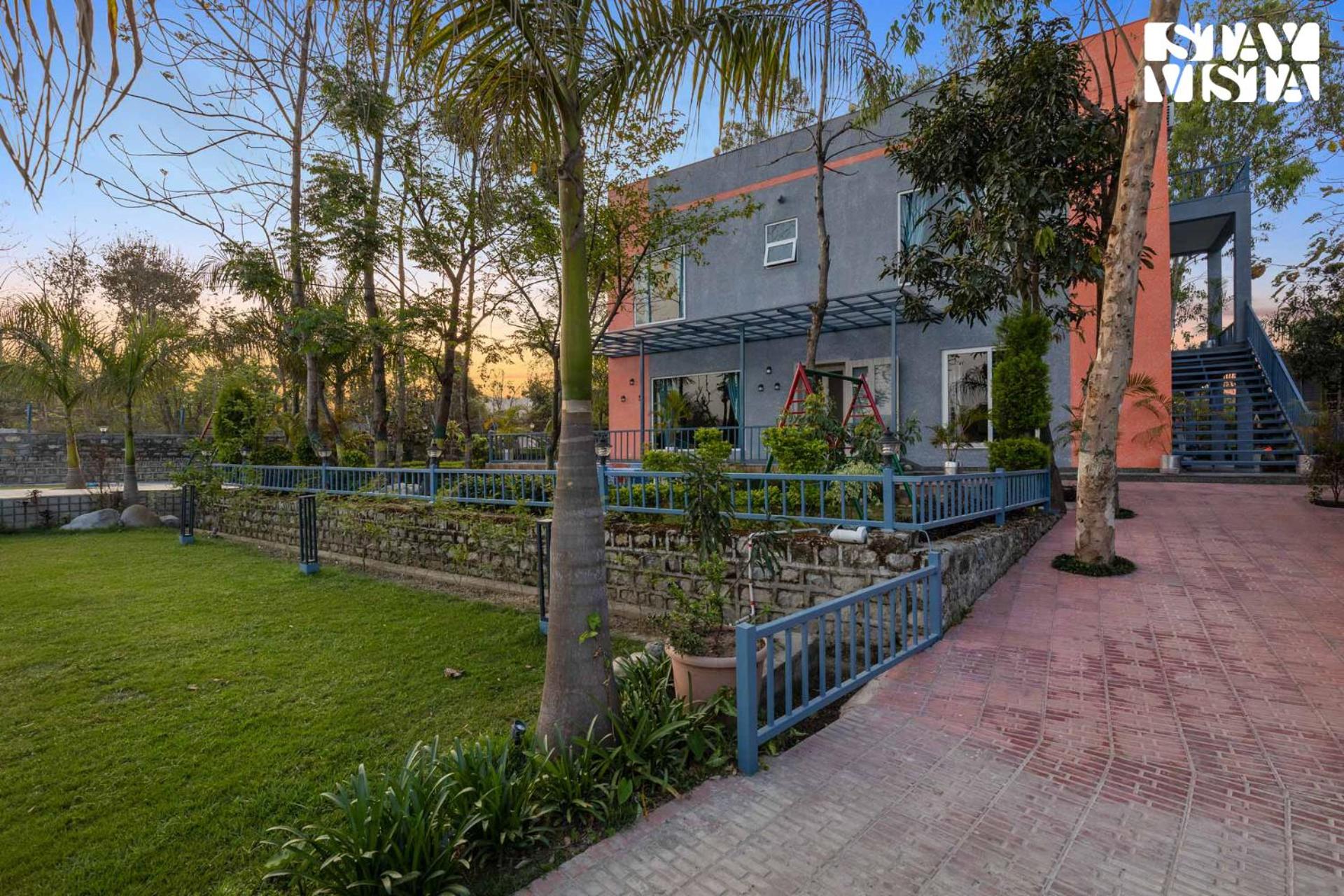 Villa photo 2