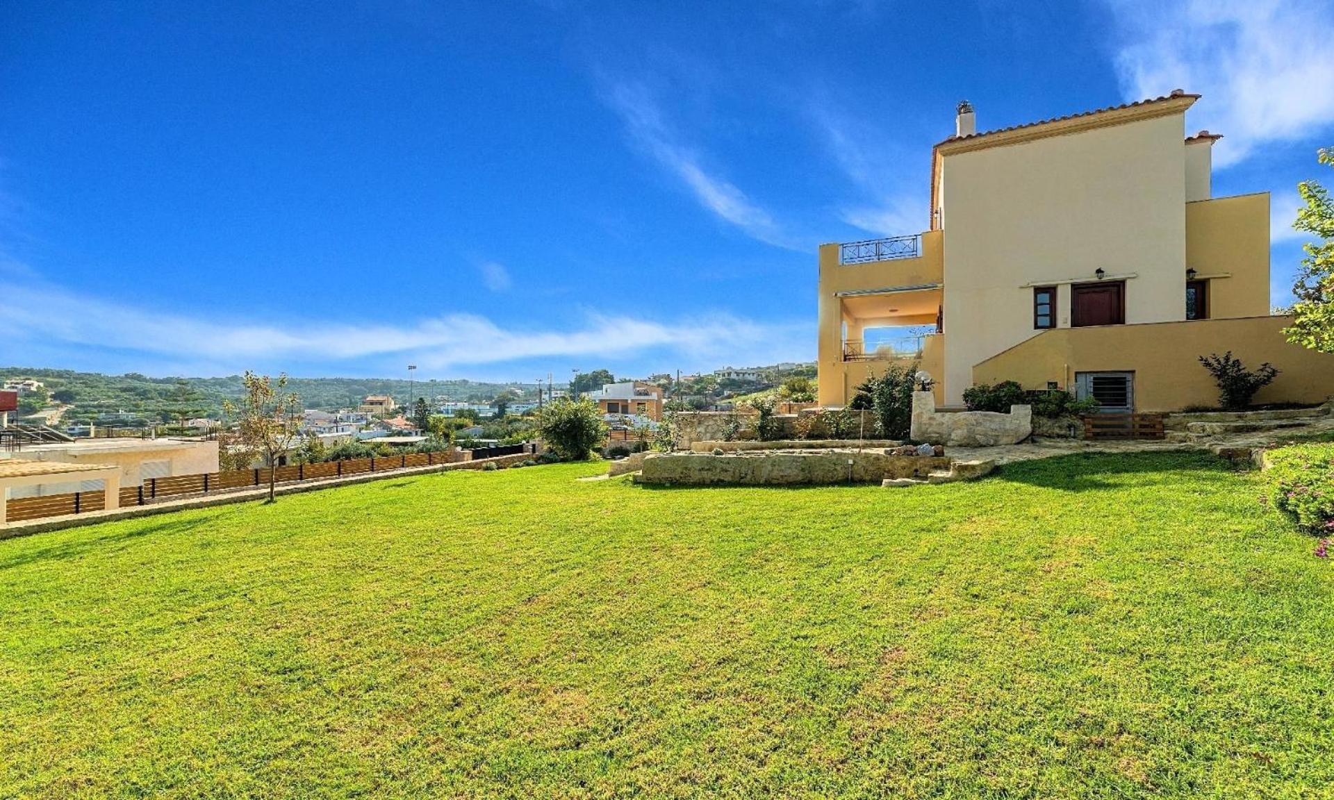 Five-Bedroom Holiday Home photo 2