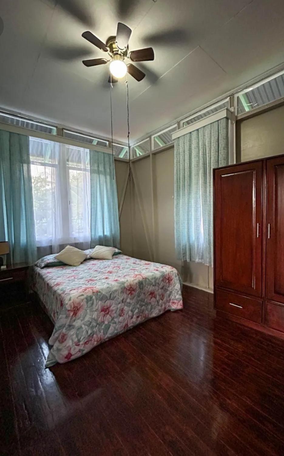 Two-Bedroom House photo 3