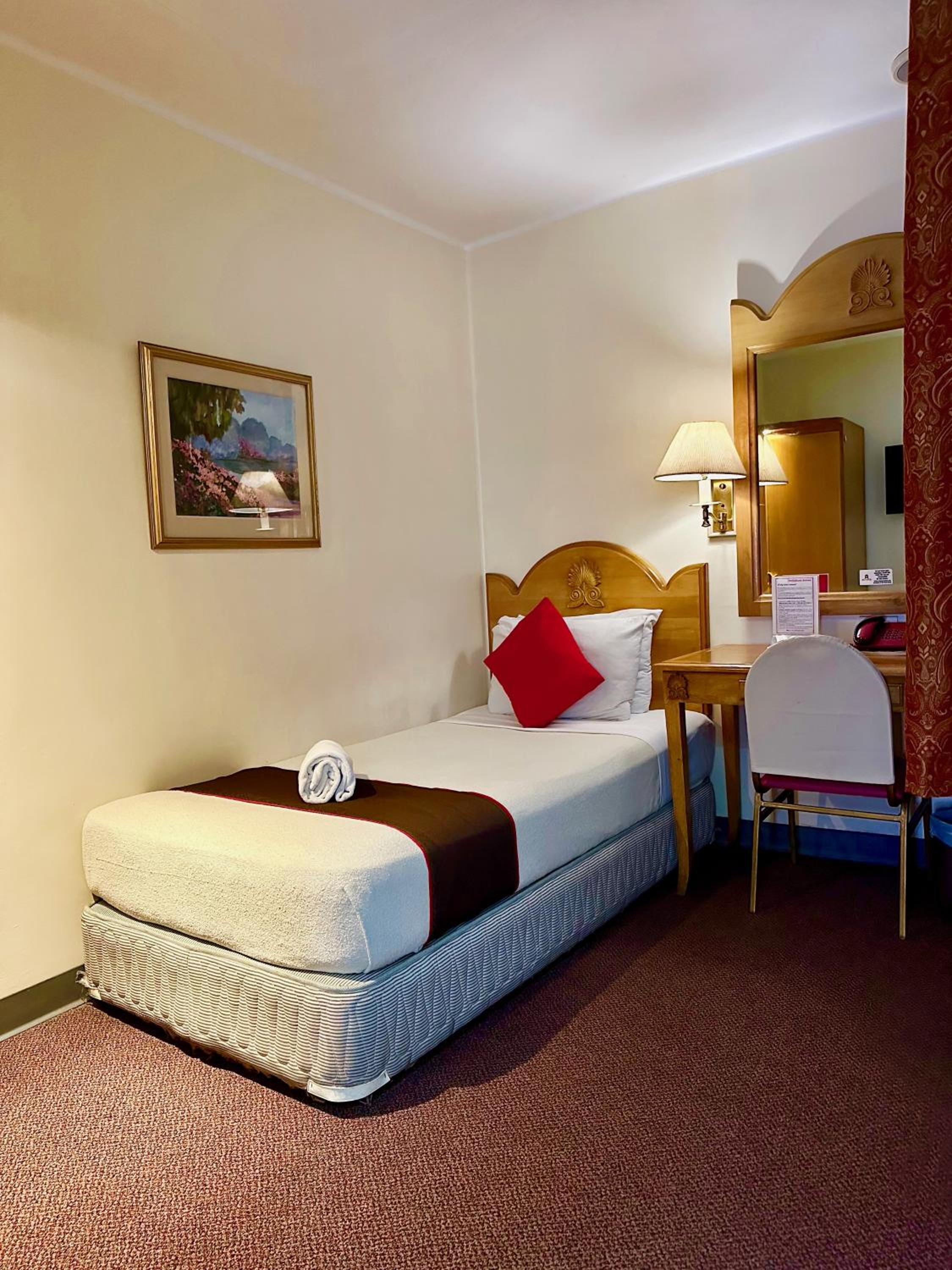 Standard Single Room
