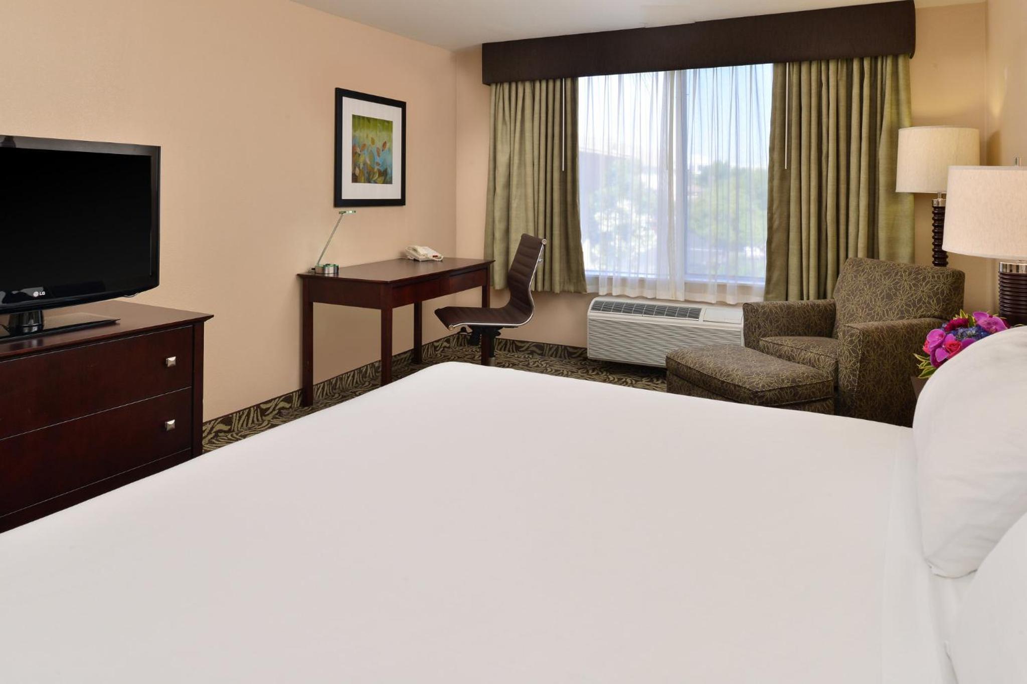Standard King Room - Photo 1