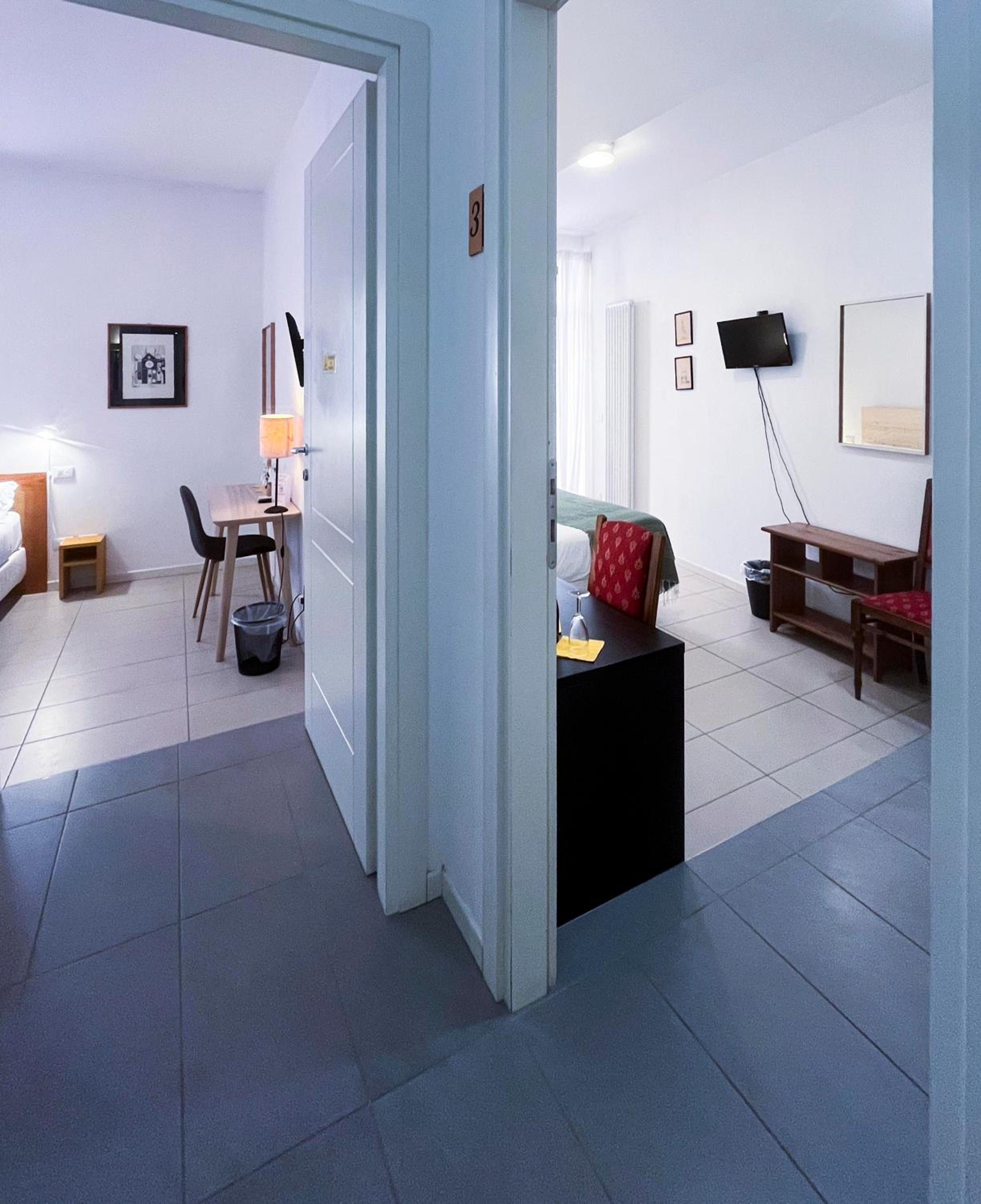 Double or Twin Room with Bathroom photo 3