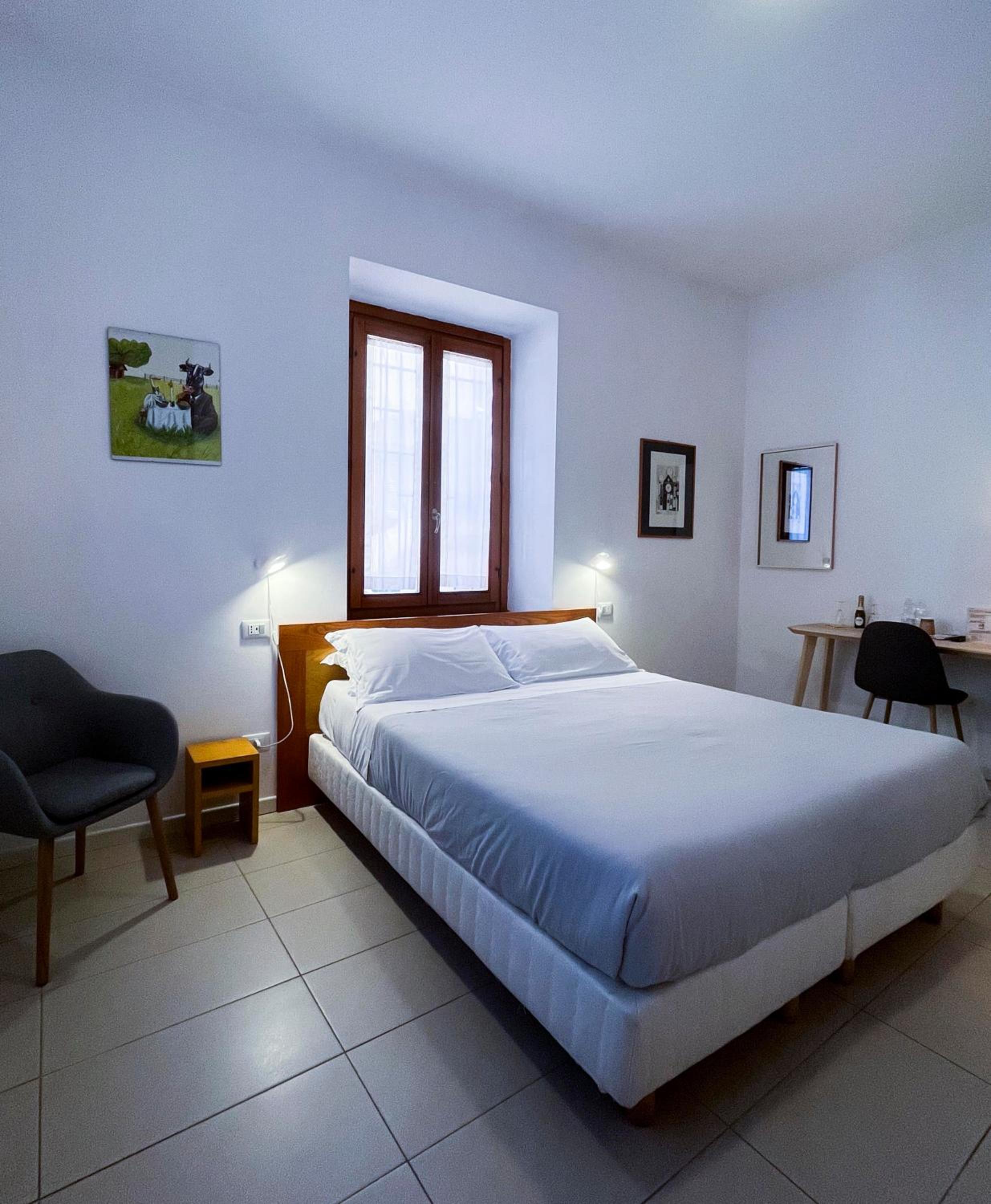 Double or Twin Room with Bathroom photo 2