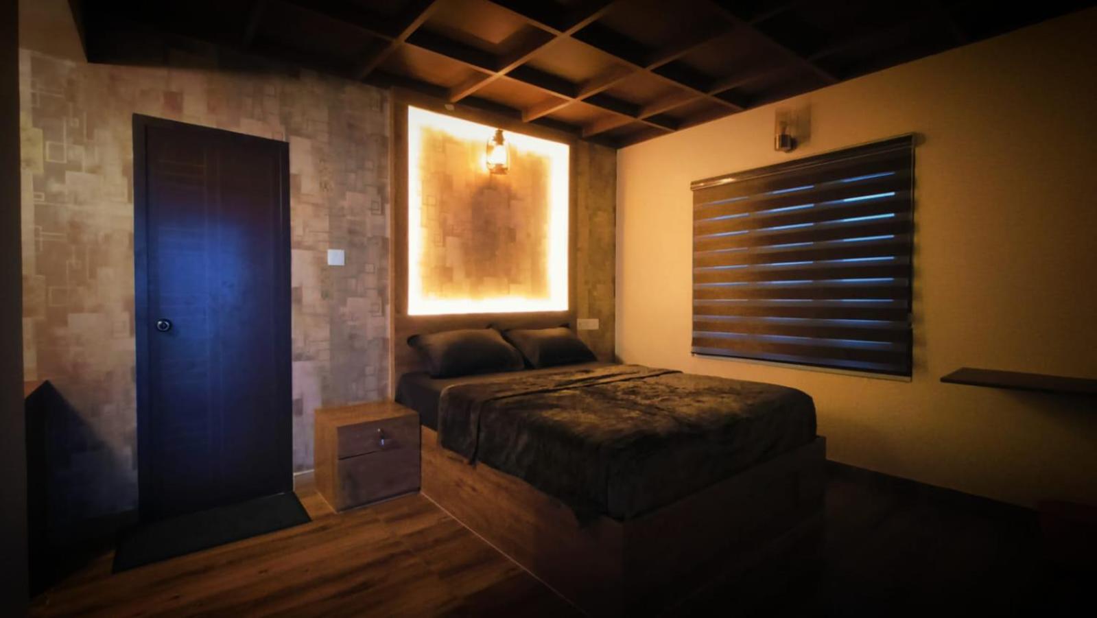 Double Room With Balcony (2 Adults + 1 Child) photo 1