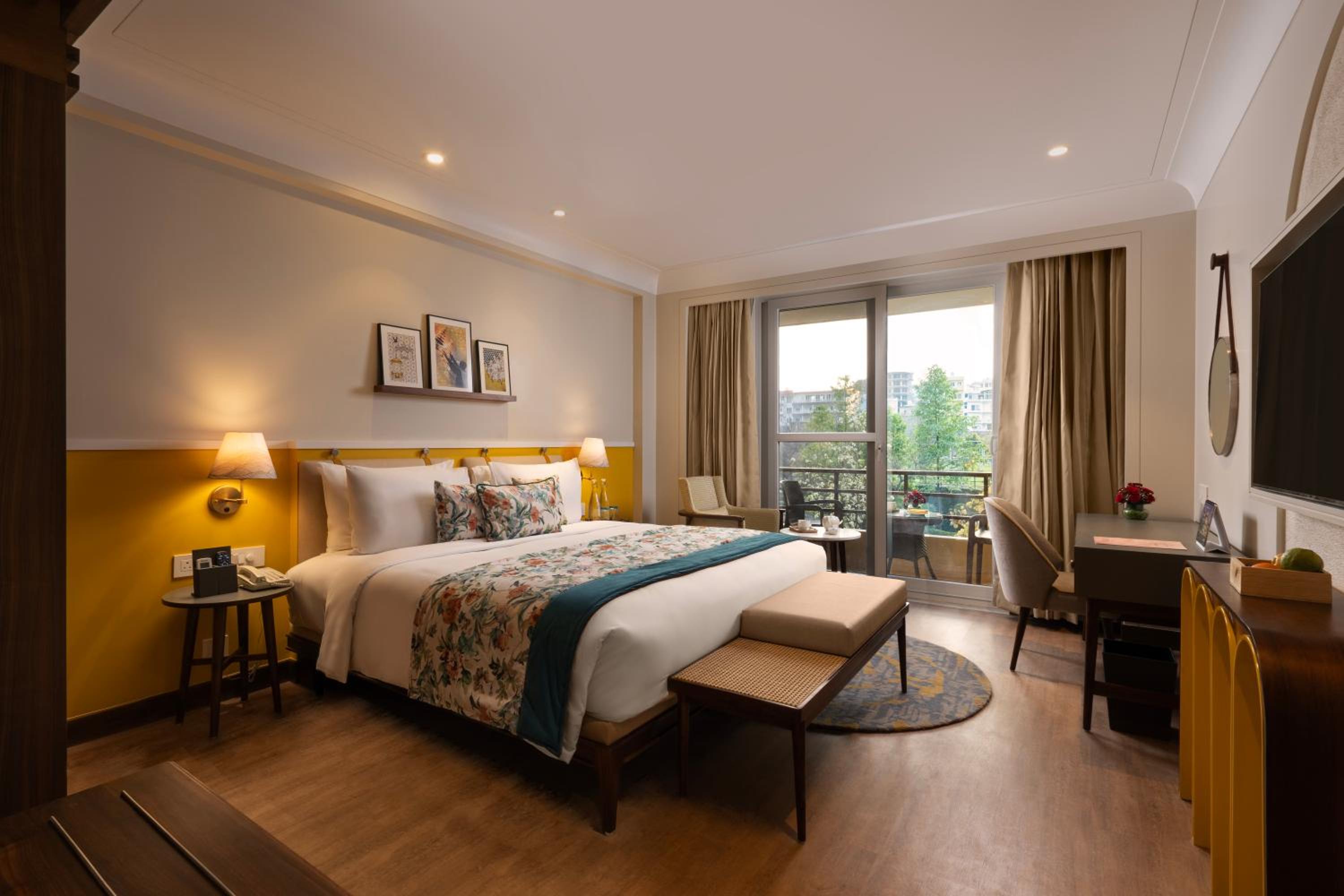 One Bedroom Royal Apartment (Garden Facing) photo 1