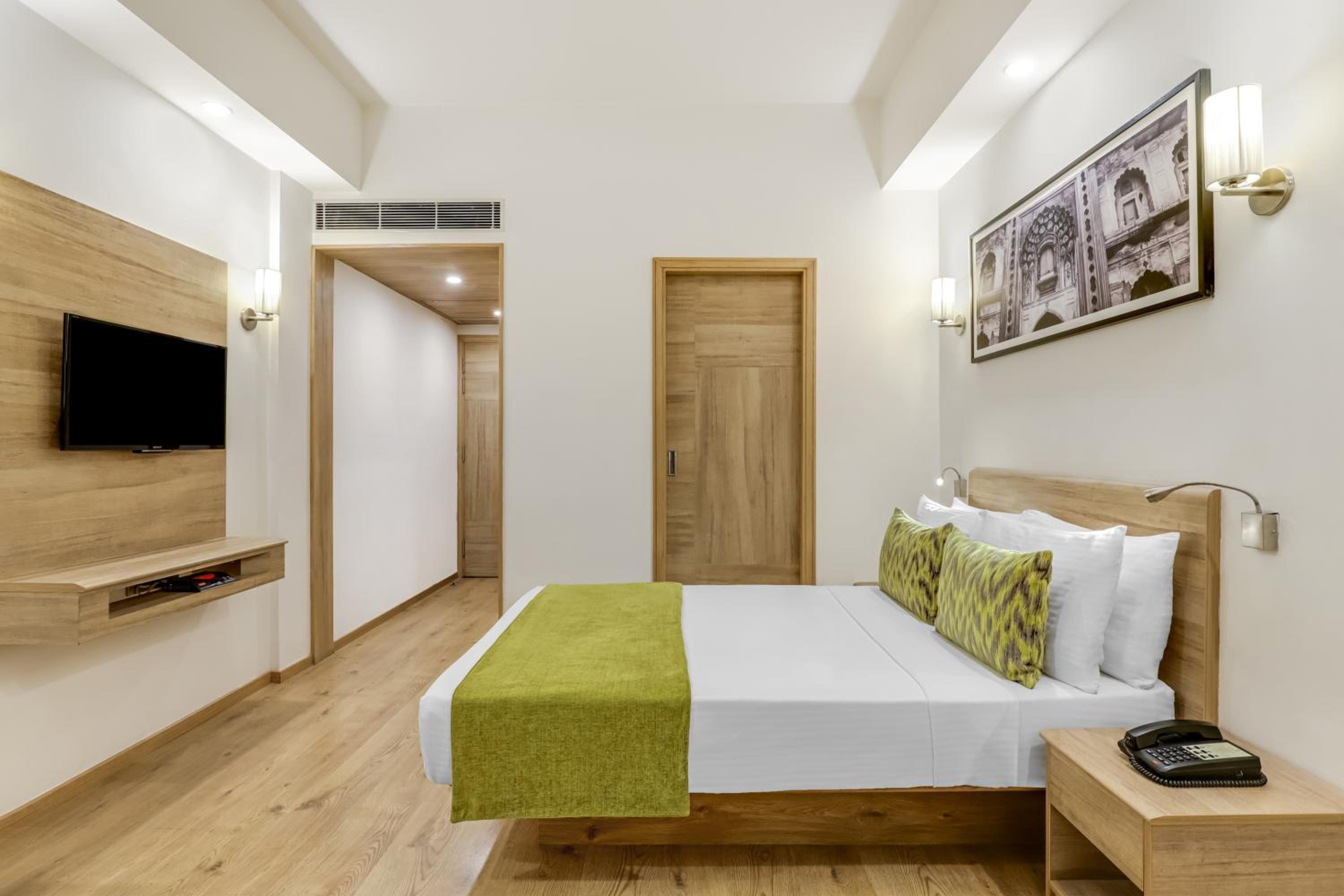 Business Room with 15% Off on F&B, 02 pcs laundry, High tea with snacks, Happy Hours 1+1 IMFL, 02 Glass of Beer OR 2 - 30ml IMFL liquor & Late Check-Out by 02 hours Subject to availability