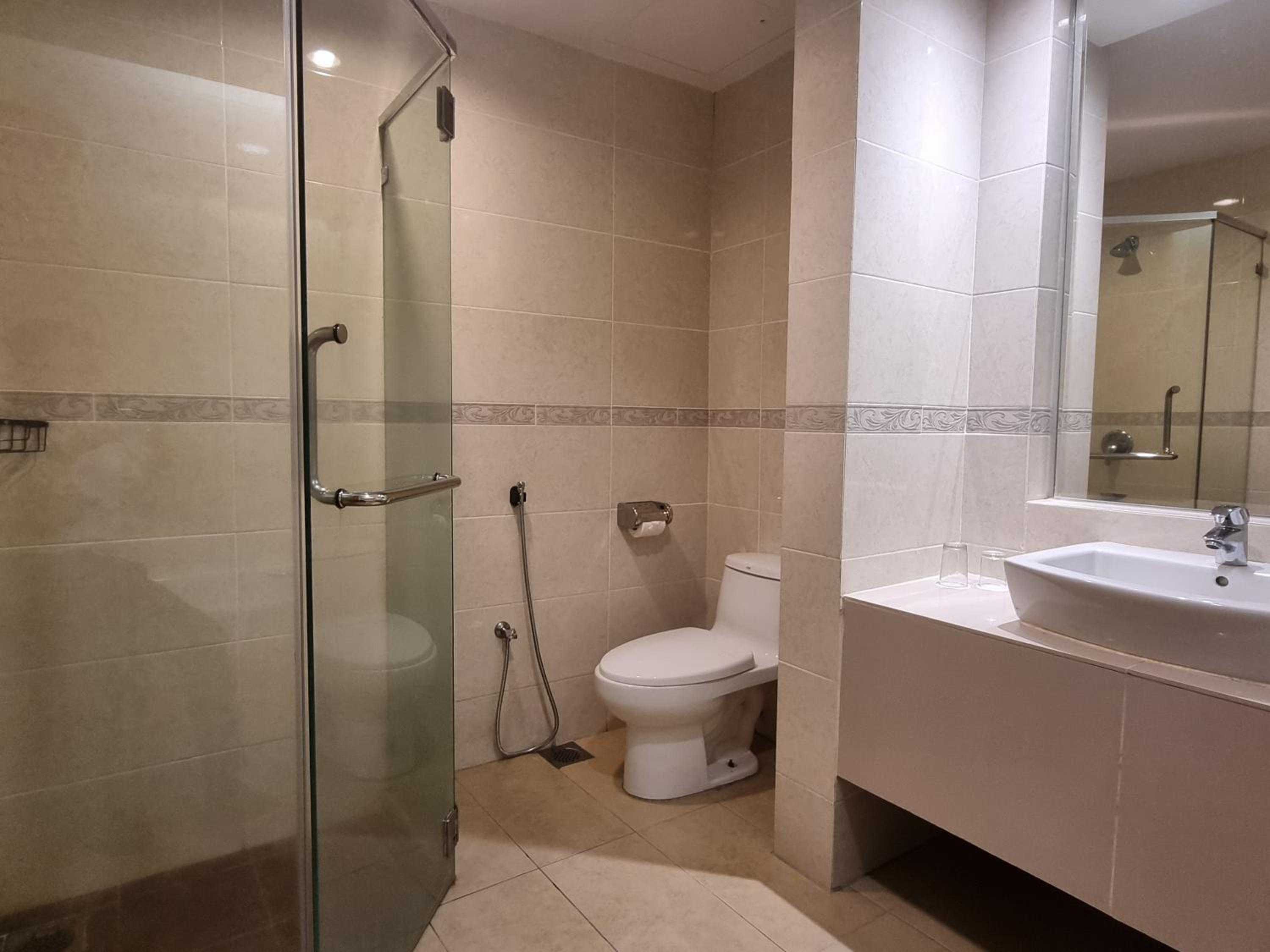 Deluxe King Room - Photo 4