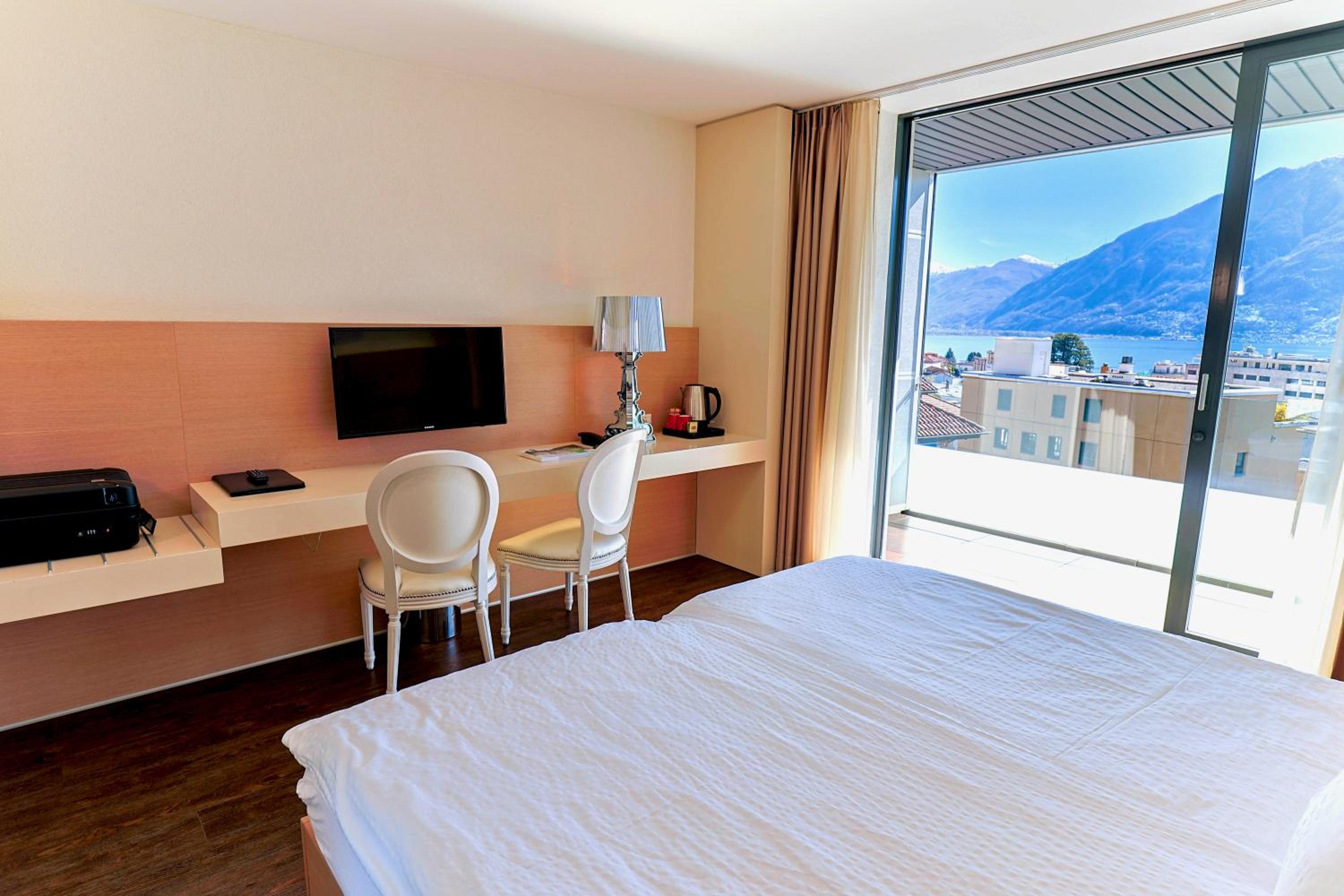 Comfort Double Room with Lake View and Balcony - Photo 1