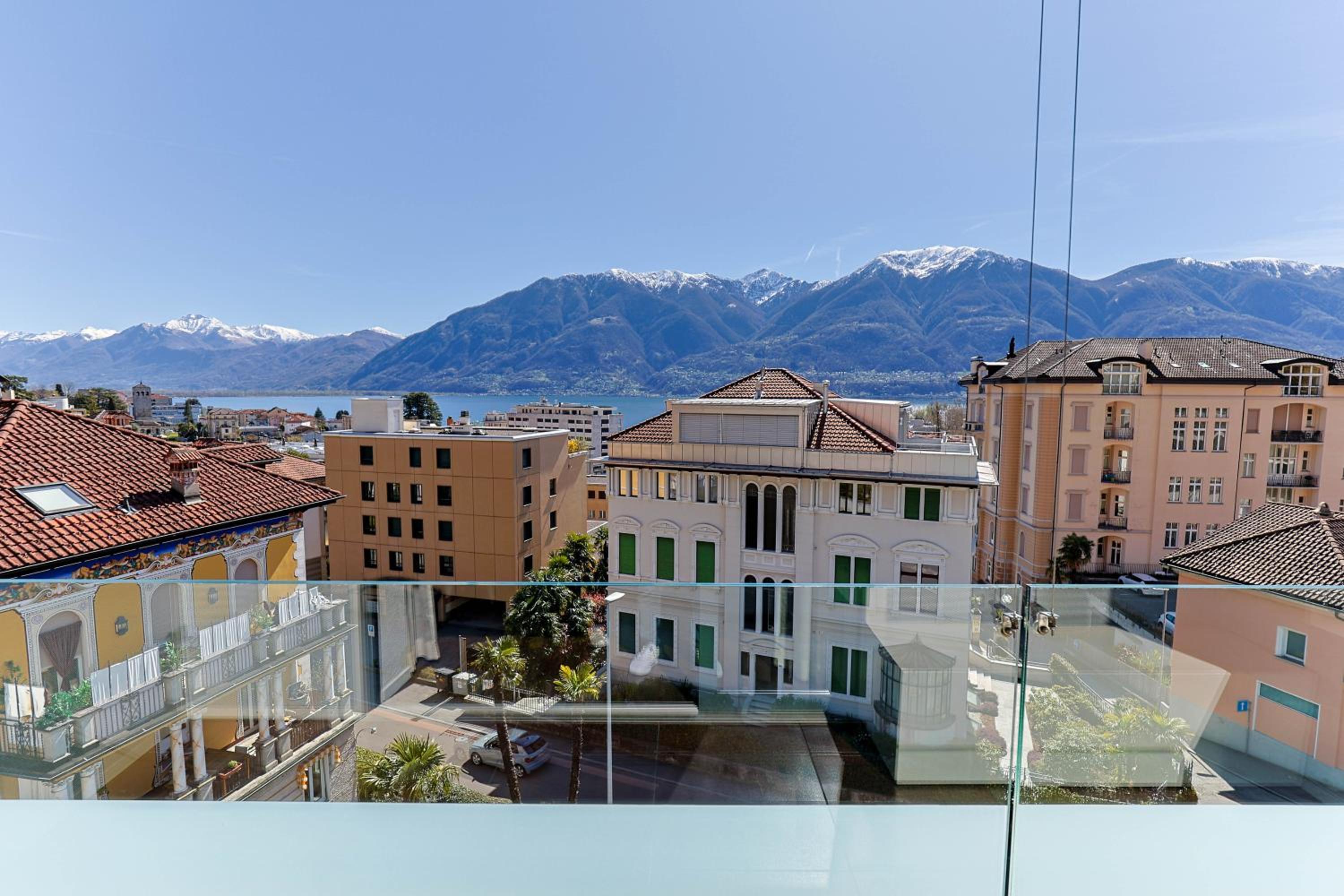 Comfort Double Room with Lake View and Balcony - Photo 4