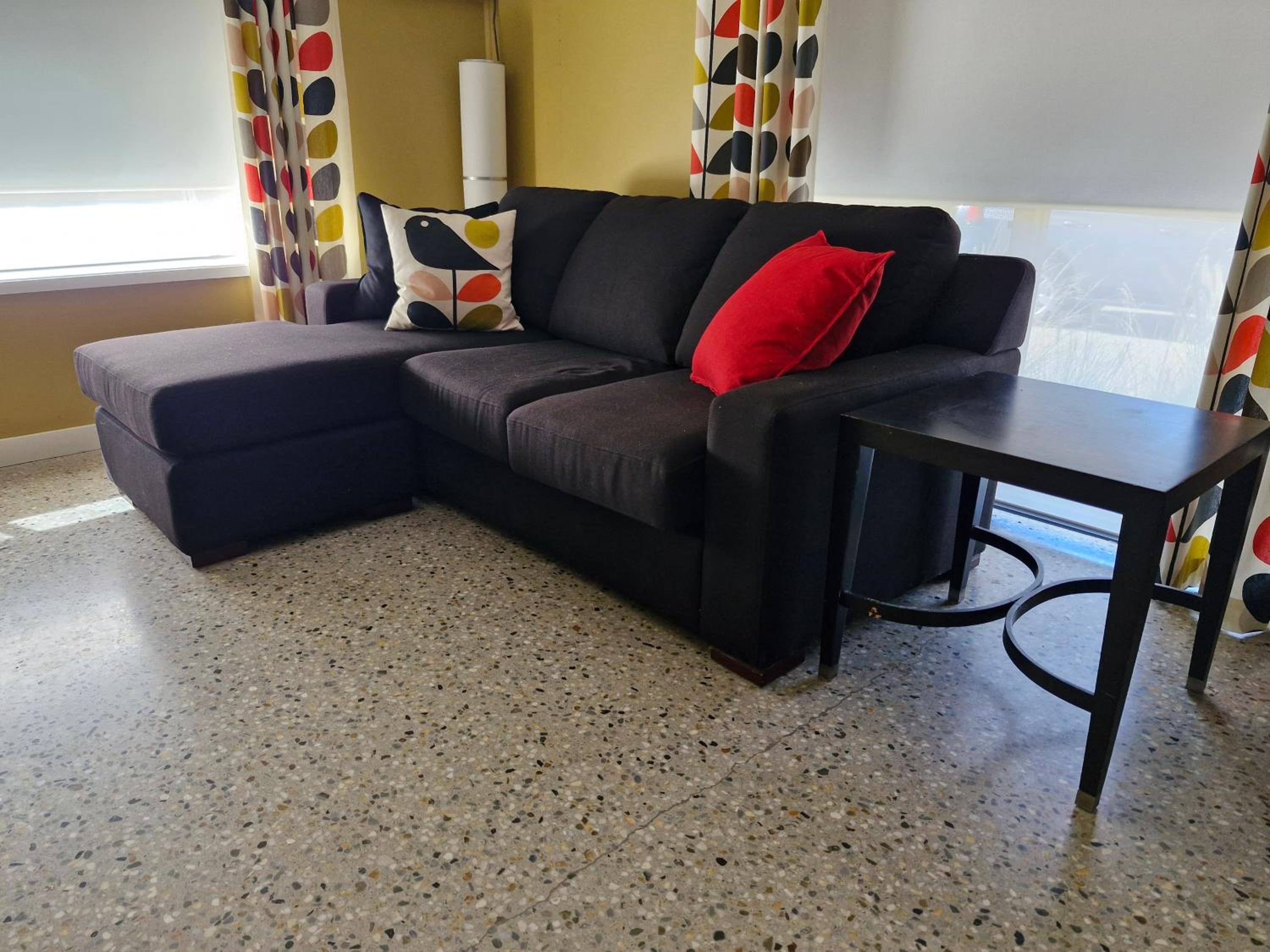 One-Bedroom Apartment - Photo 1