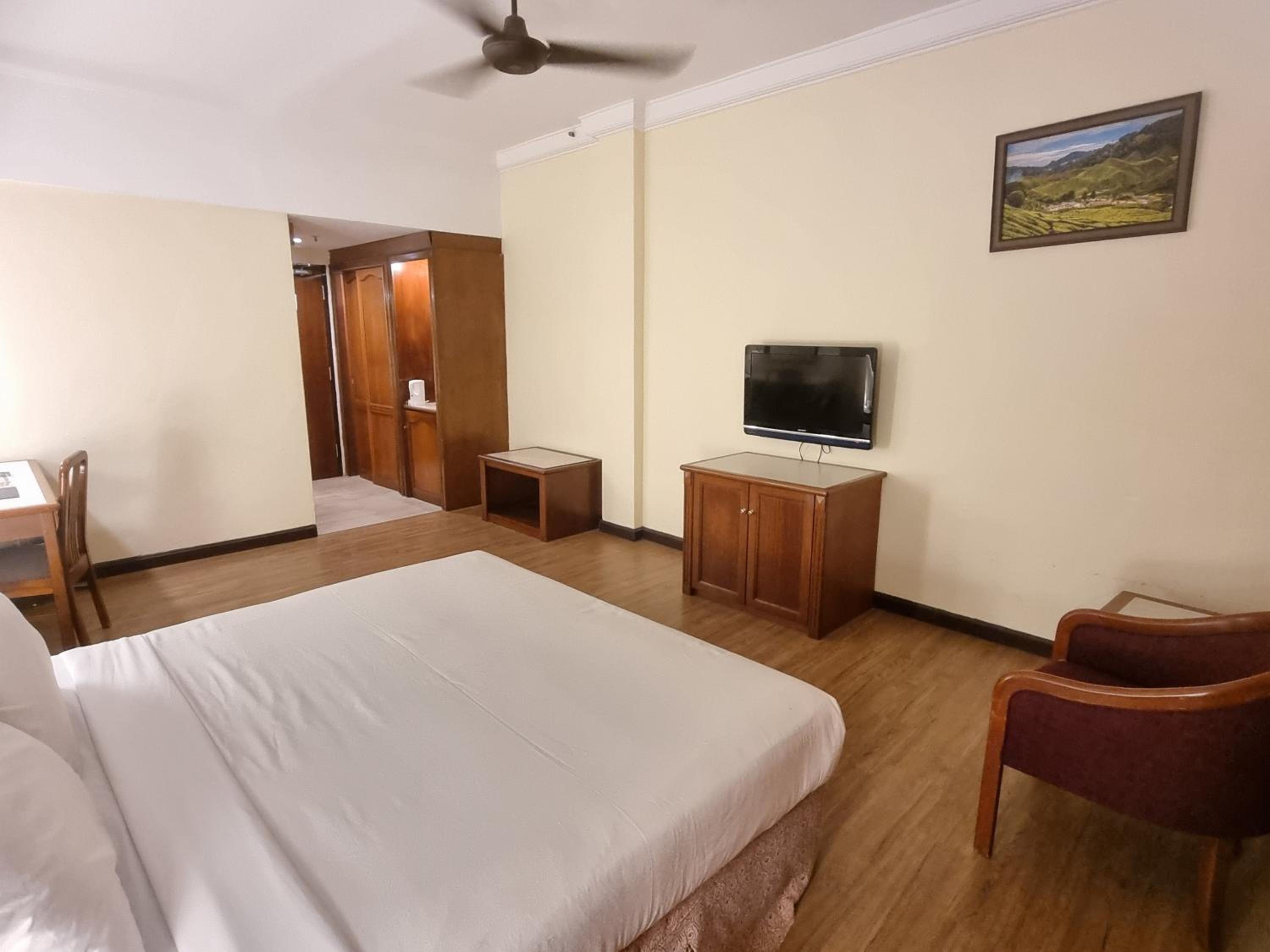 Superior King Room - Photo 3