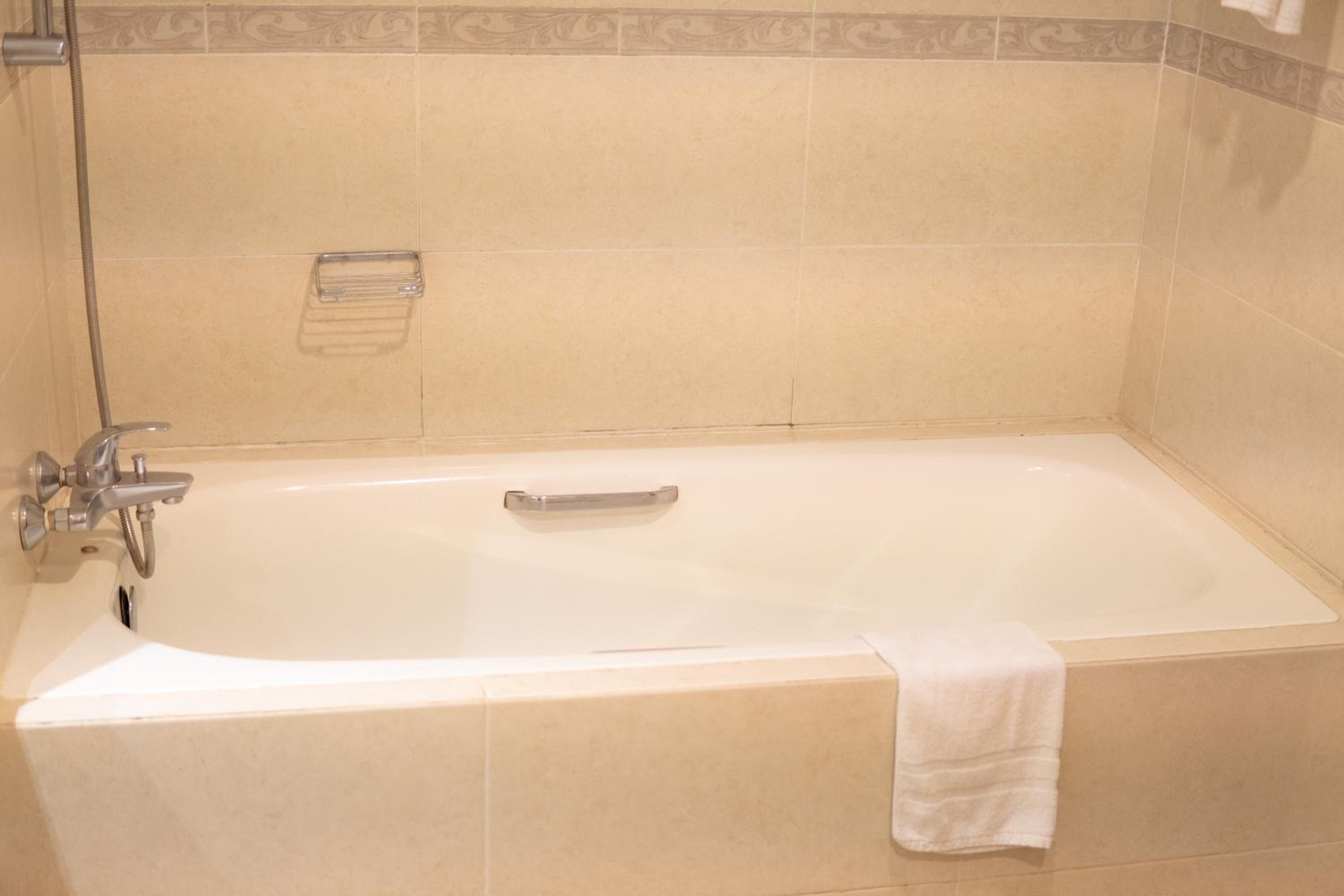 Superior King Room - Photo 6