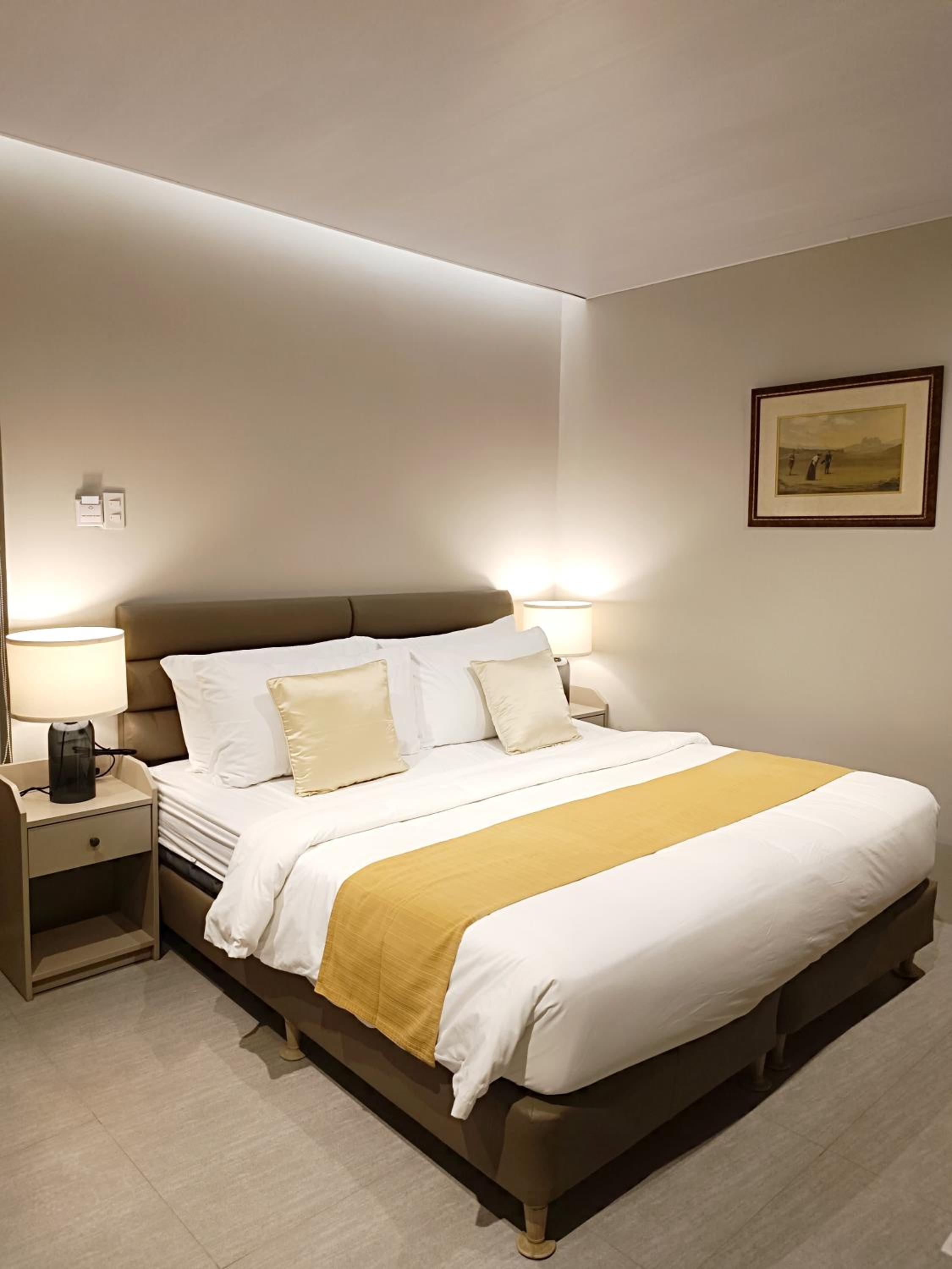 Deluxe King Room photo 2