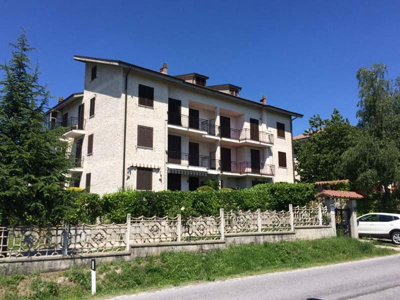 Two-Bedroom Apartment with Mountain View photo 2