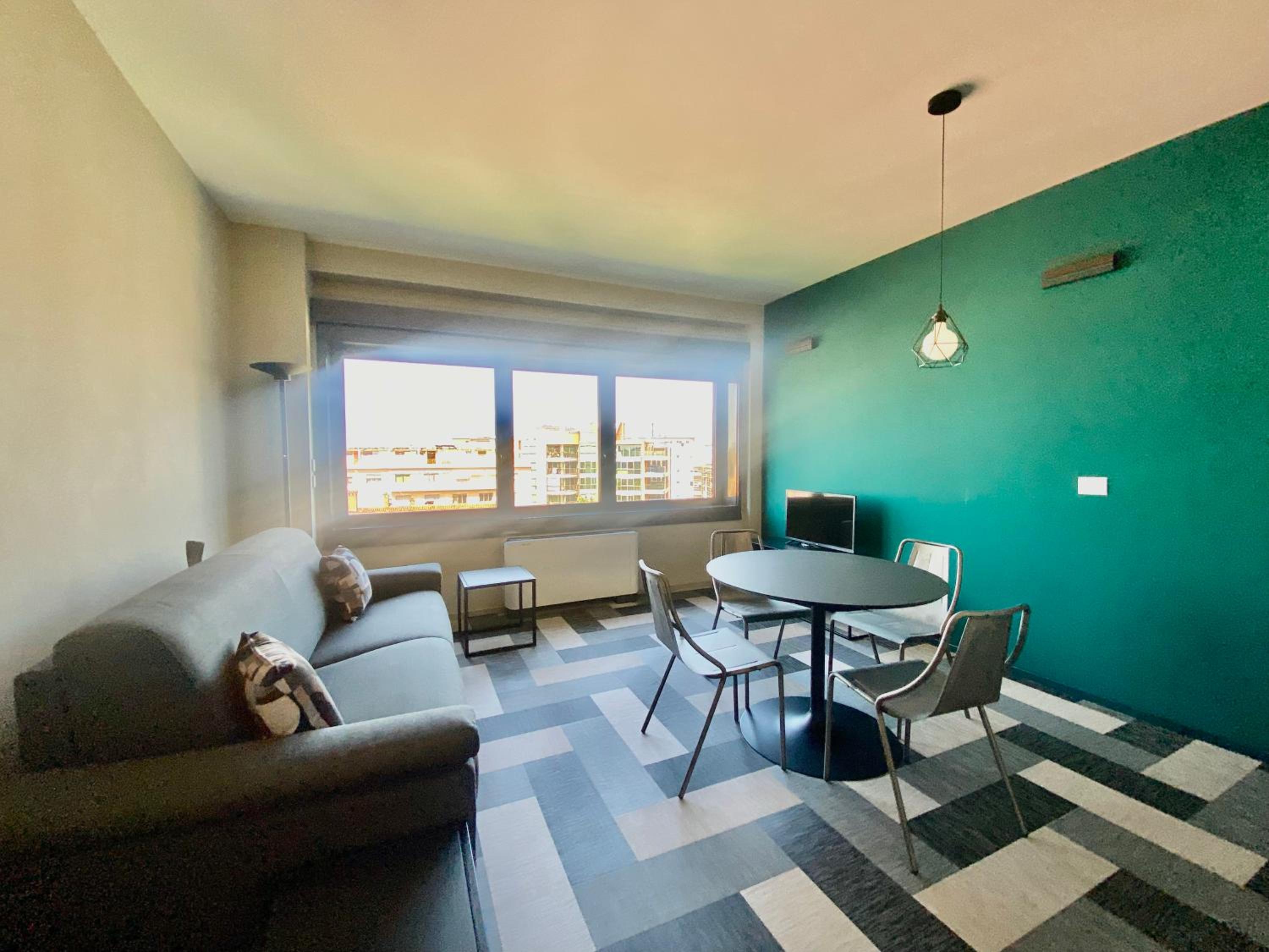Apartment 10