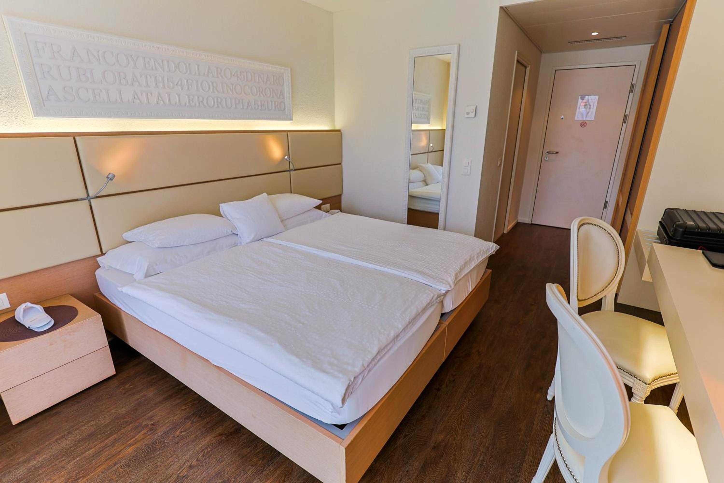 Comfort Double Room with Balcony - Photo 3