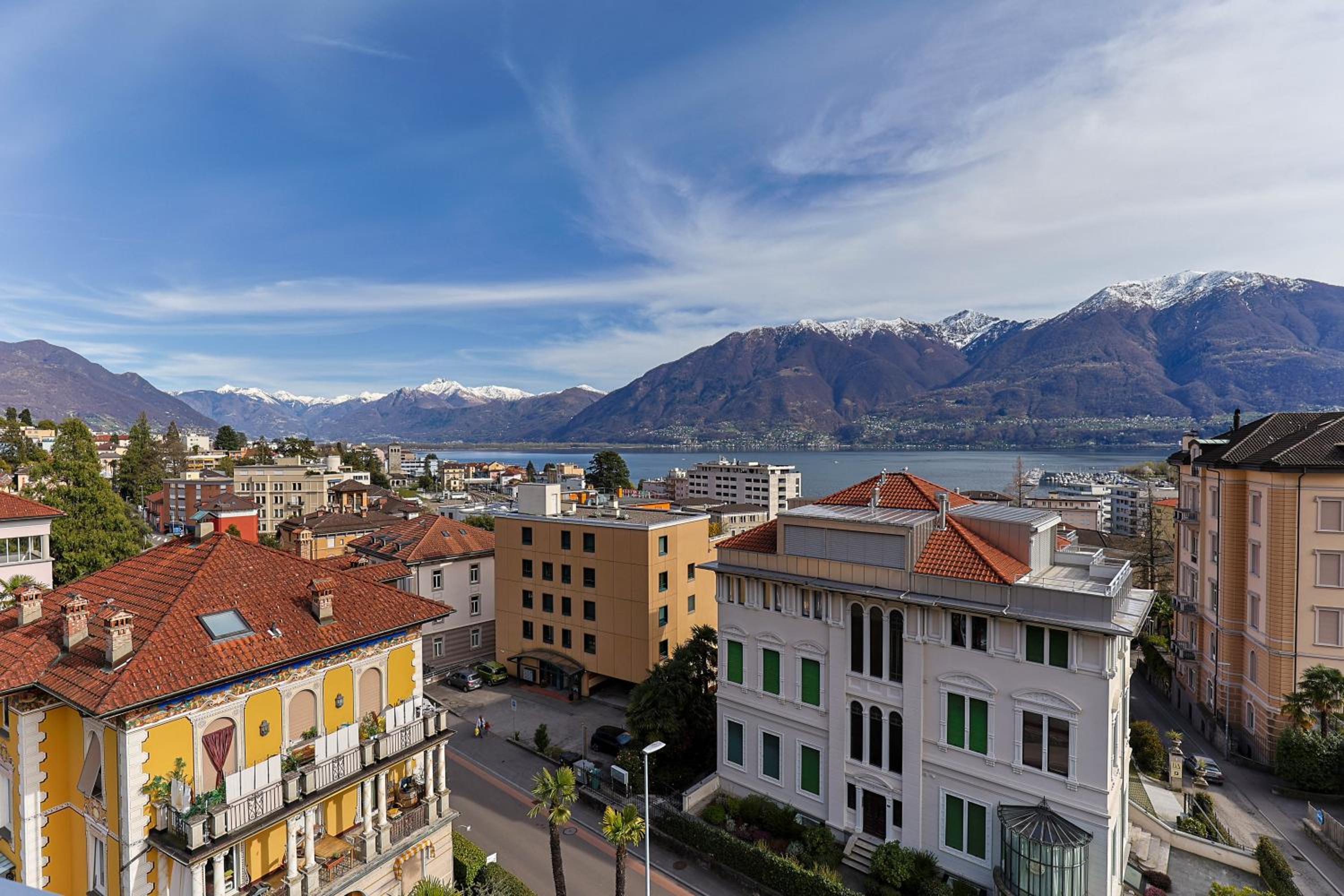 Panorama Double Room with Lake View and Balcony - Photo 4