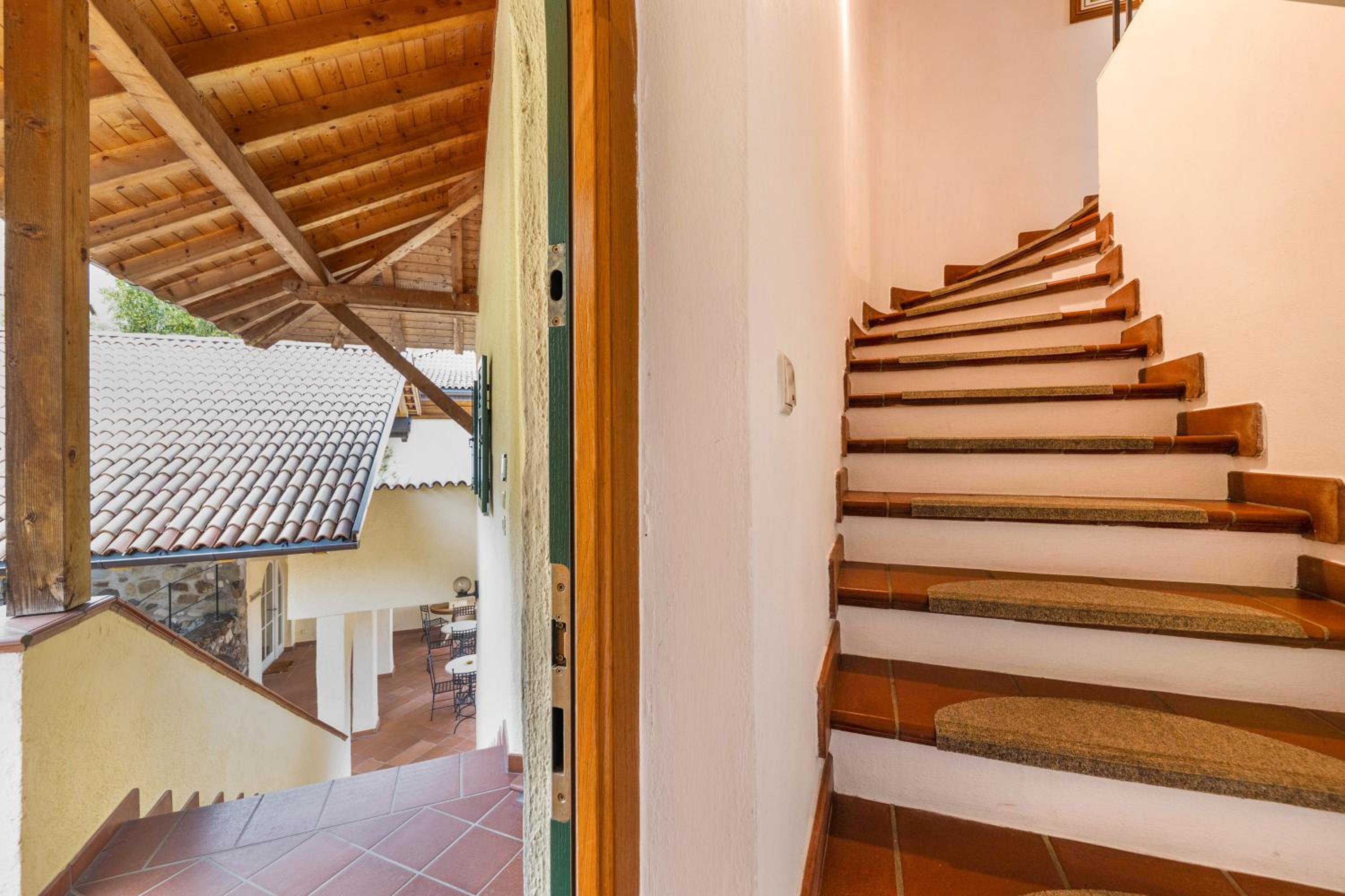 Two-Bedroom Deluxe Apartment with Garden View photo 3