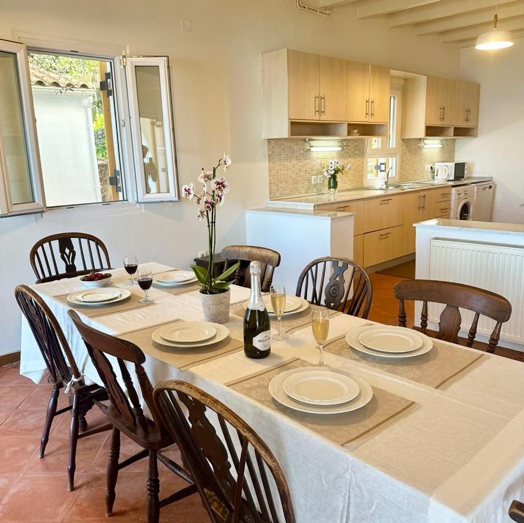 Three-Bedroom Villa photo 2