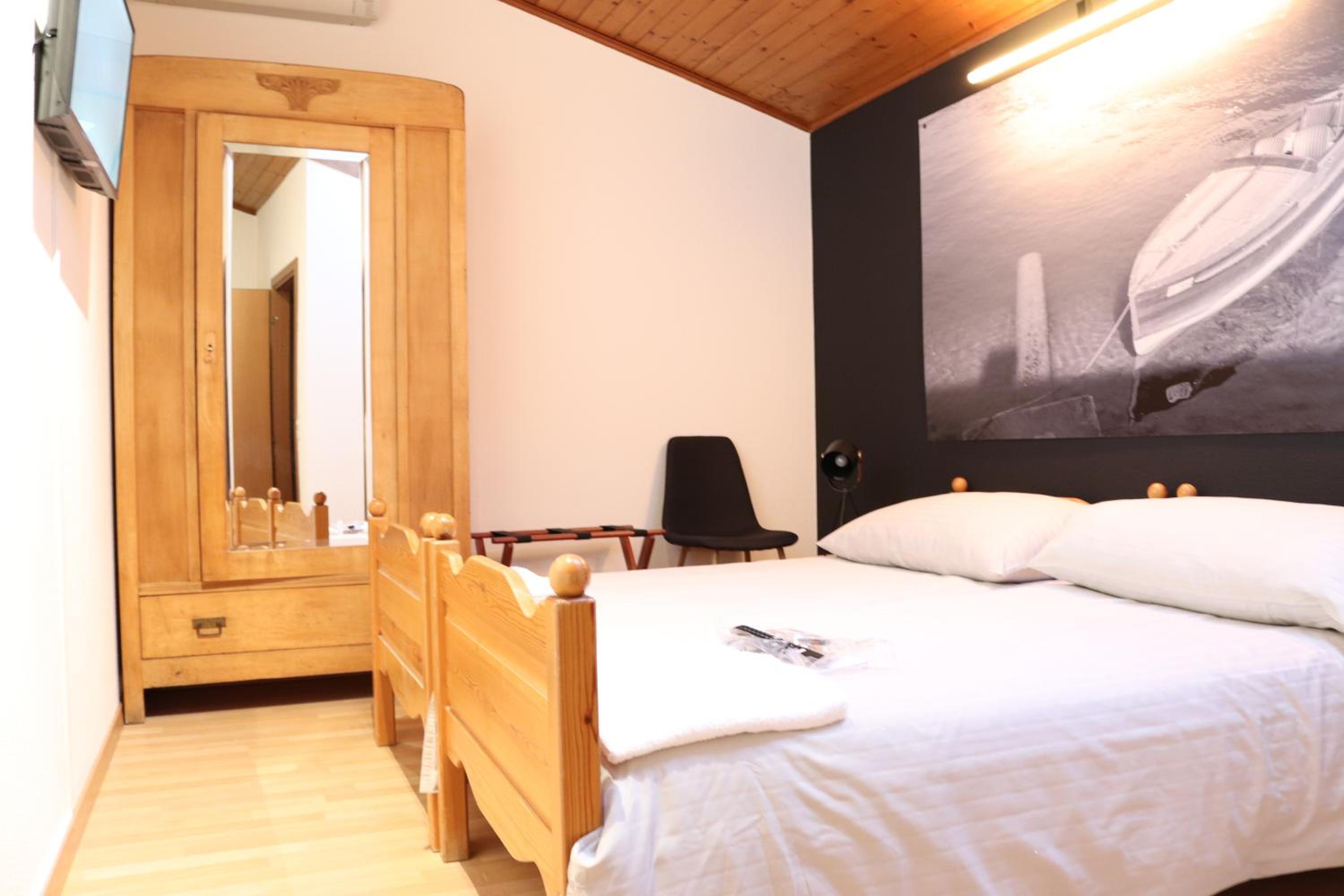 Double or Twin Room photo 3