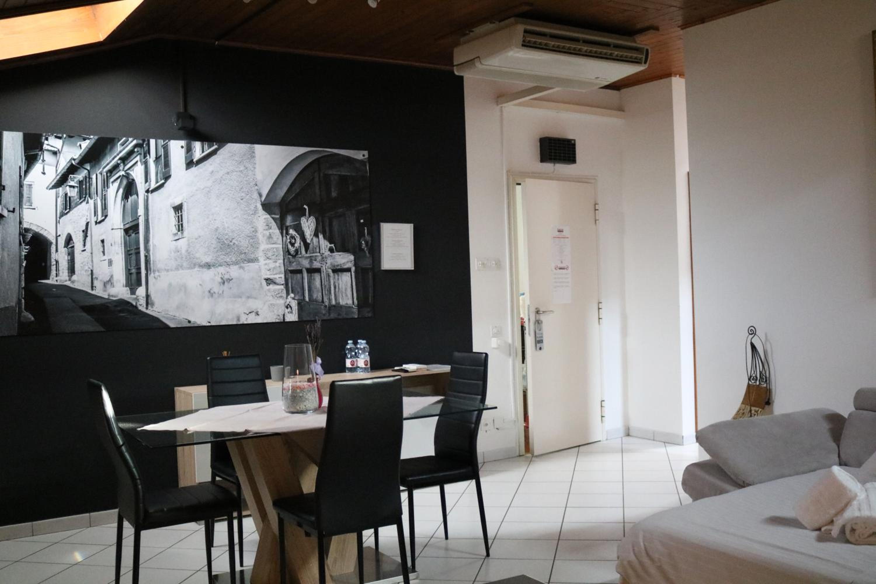 Queen Suite - Photo 5