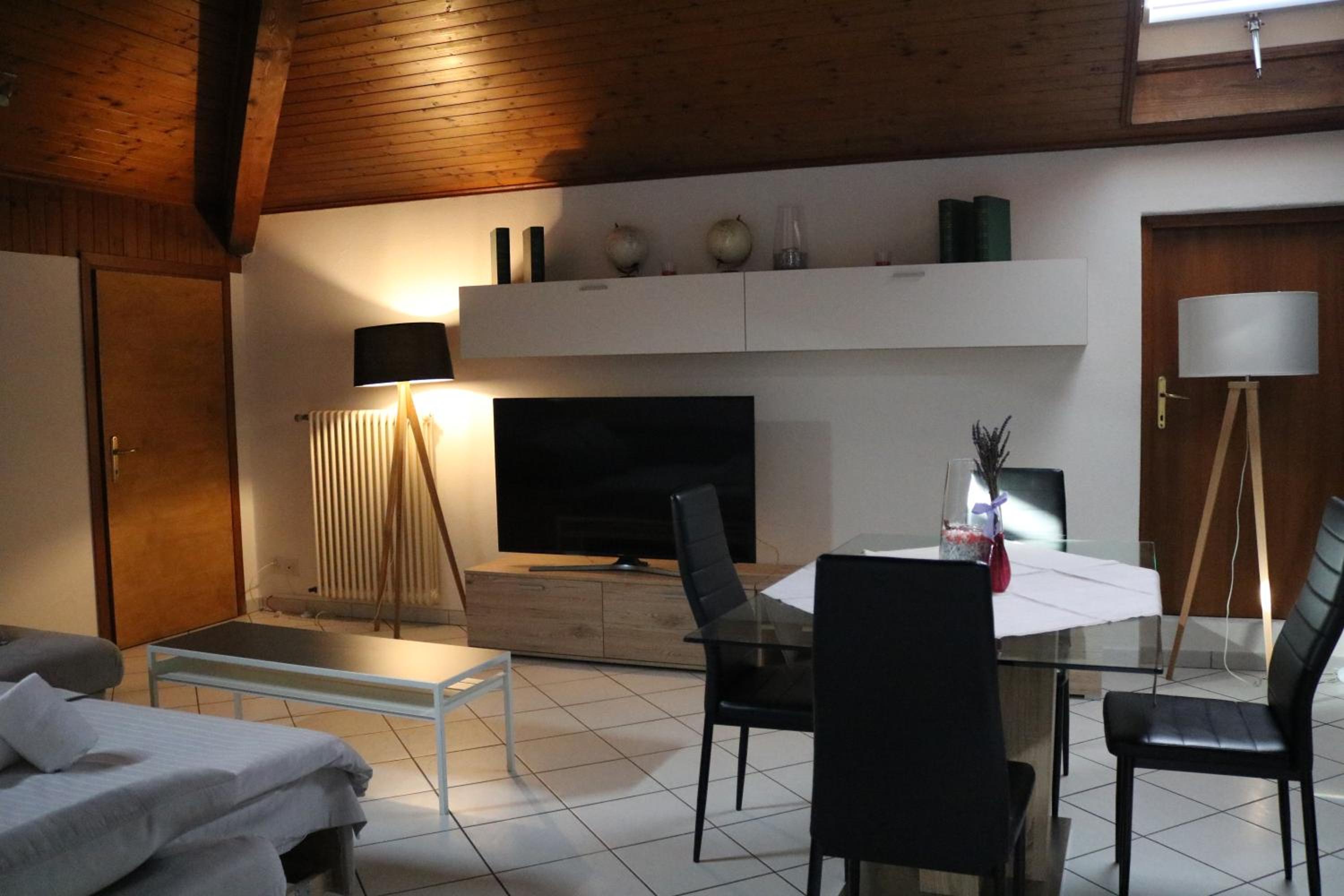 Queen Suite - Photo 2