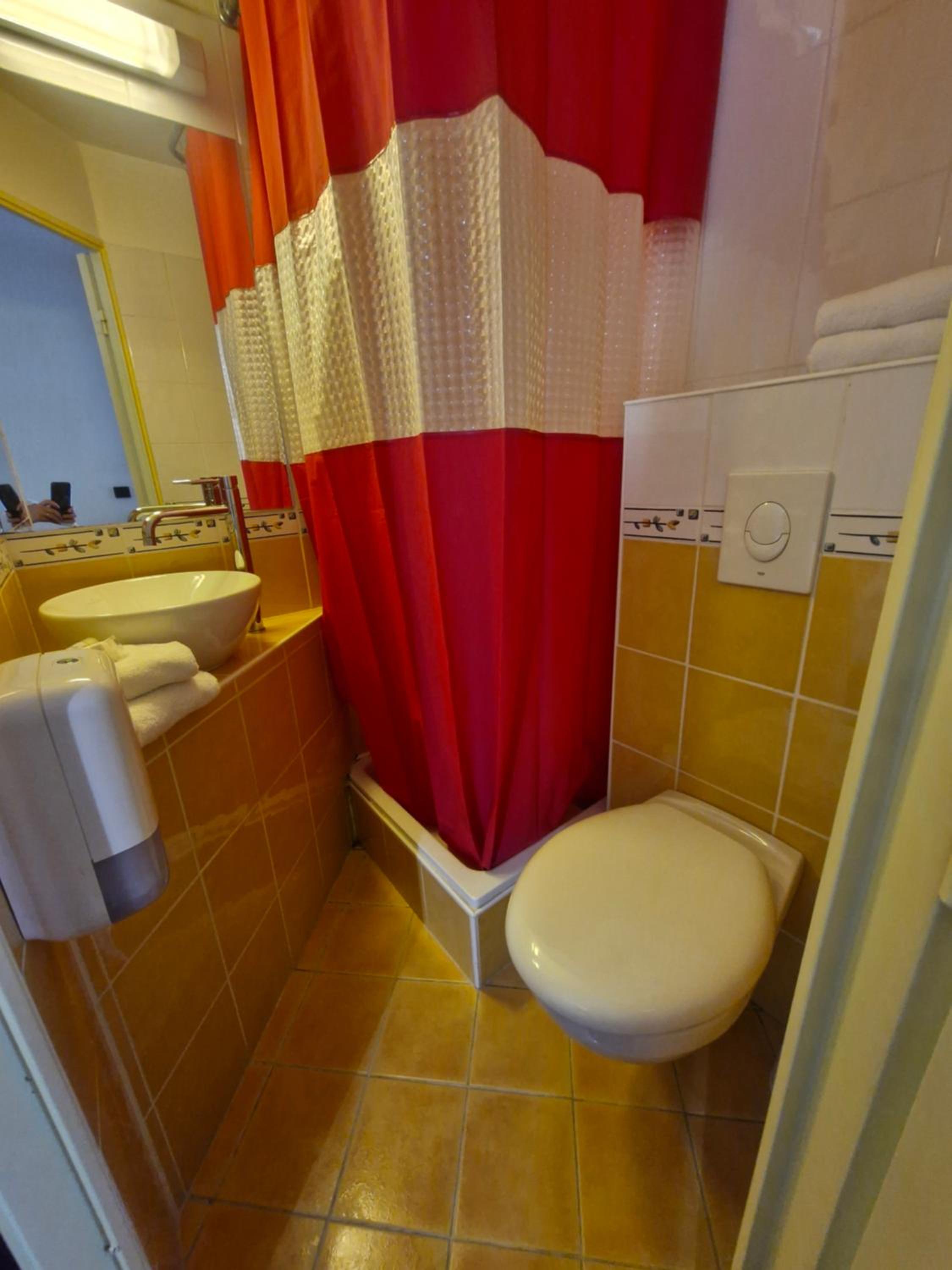Single Room photo 3