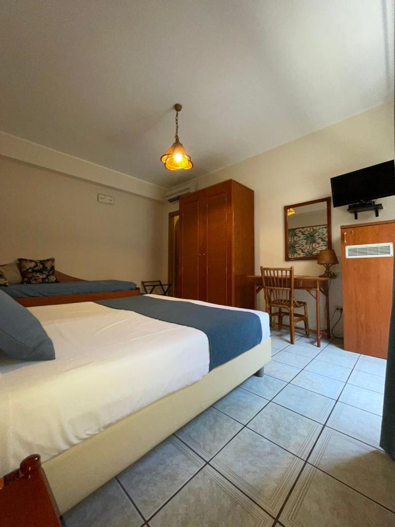 Twin Room - Photo 5