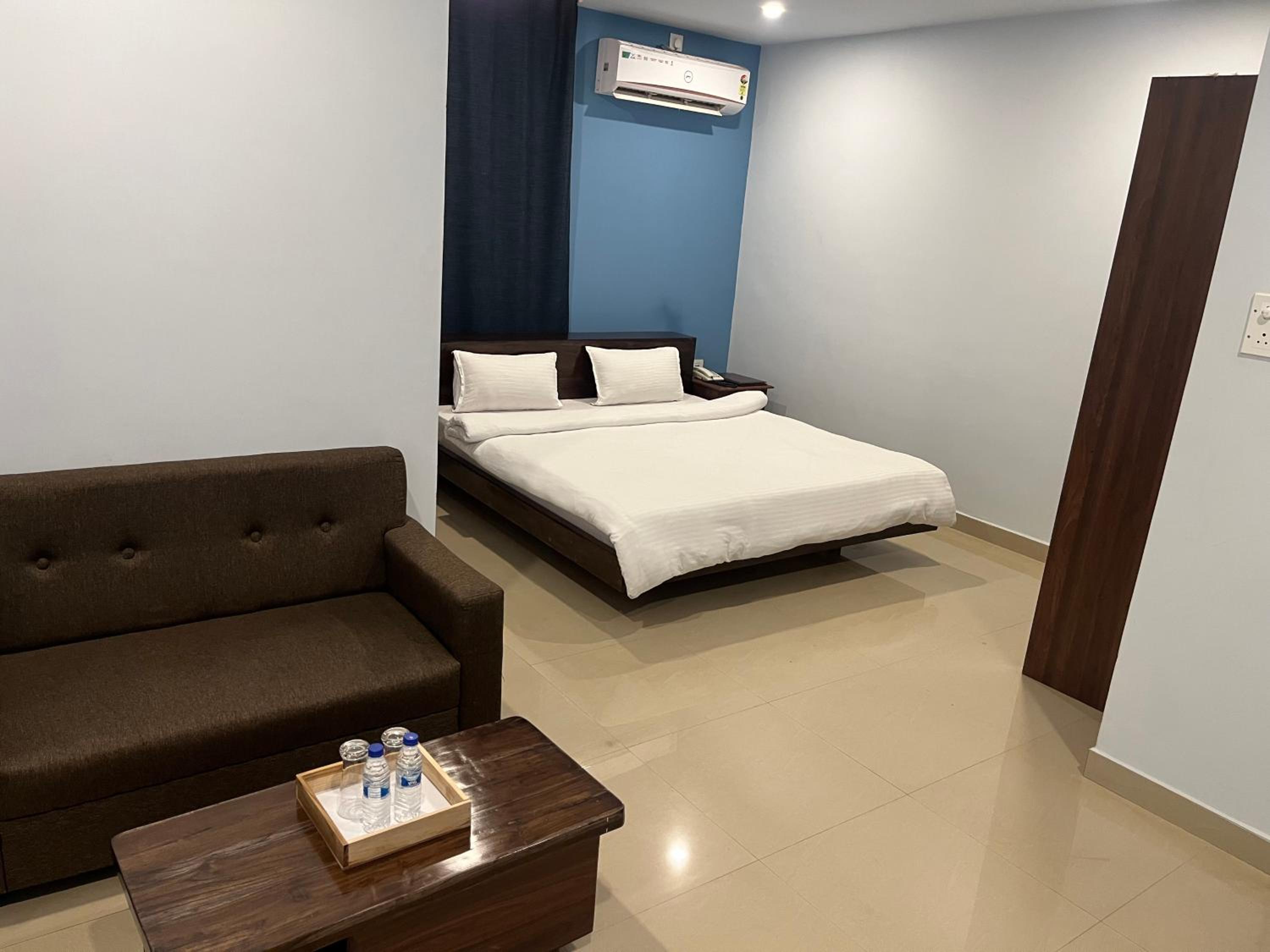 Superior Double or Twin Room photo 2