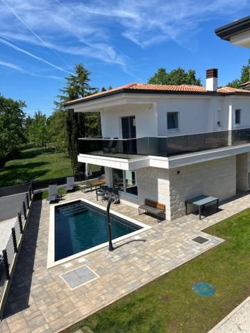 Three-Bedroom Villa photo 2