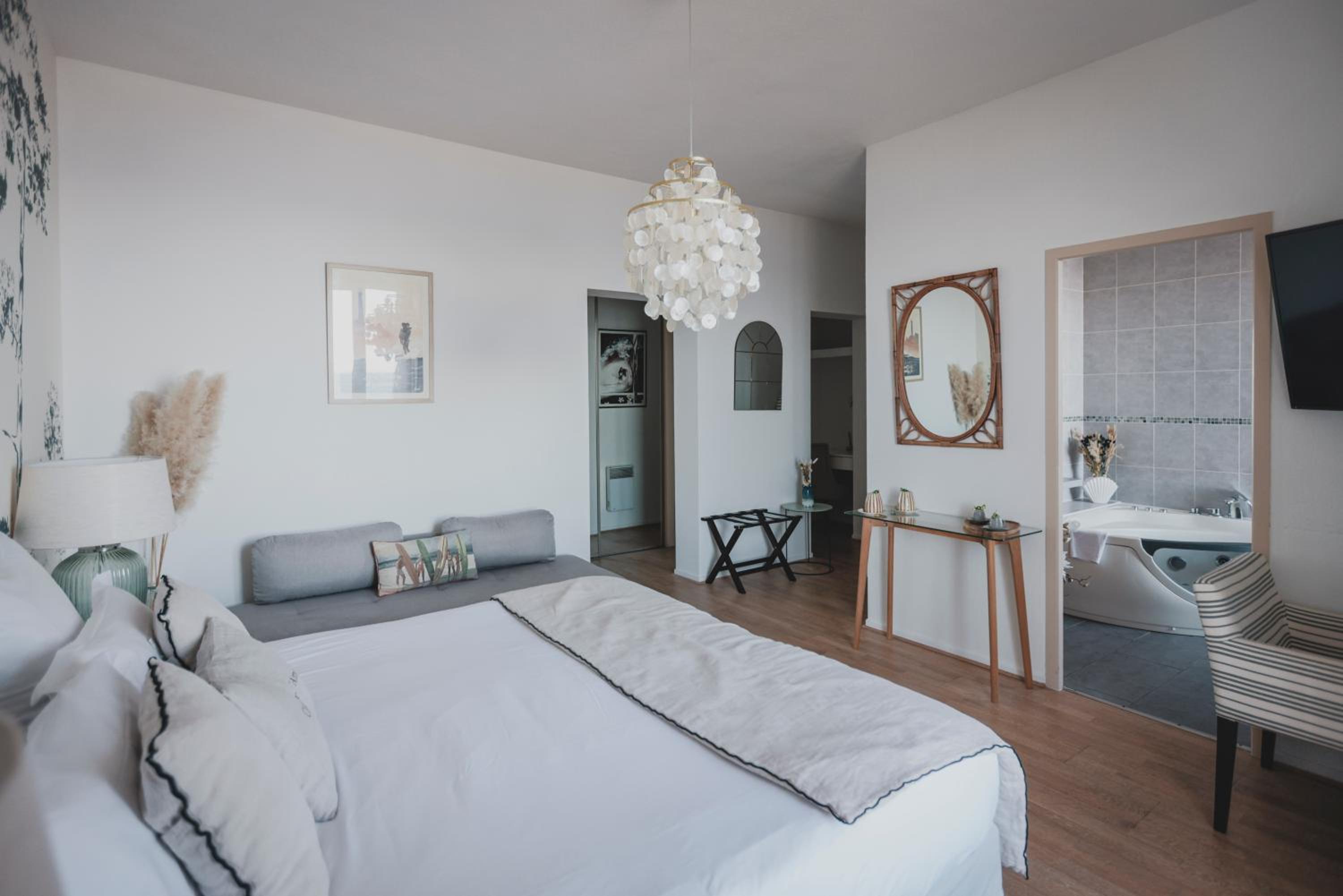 King Suite with Ocean View photo 2