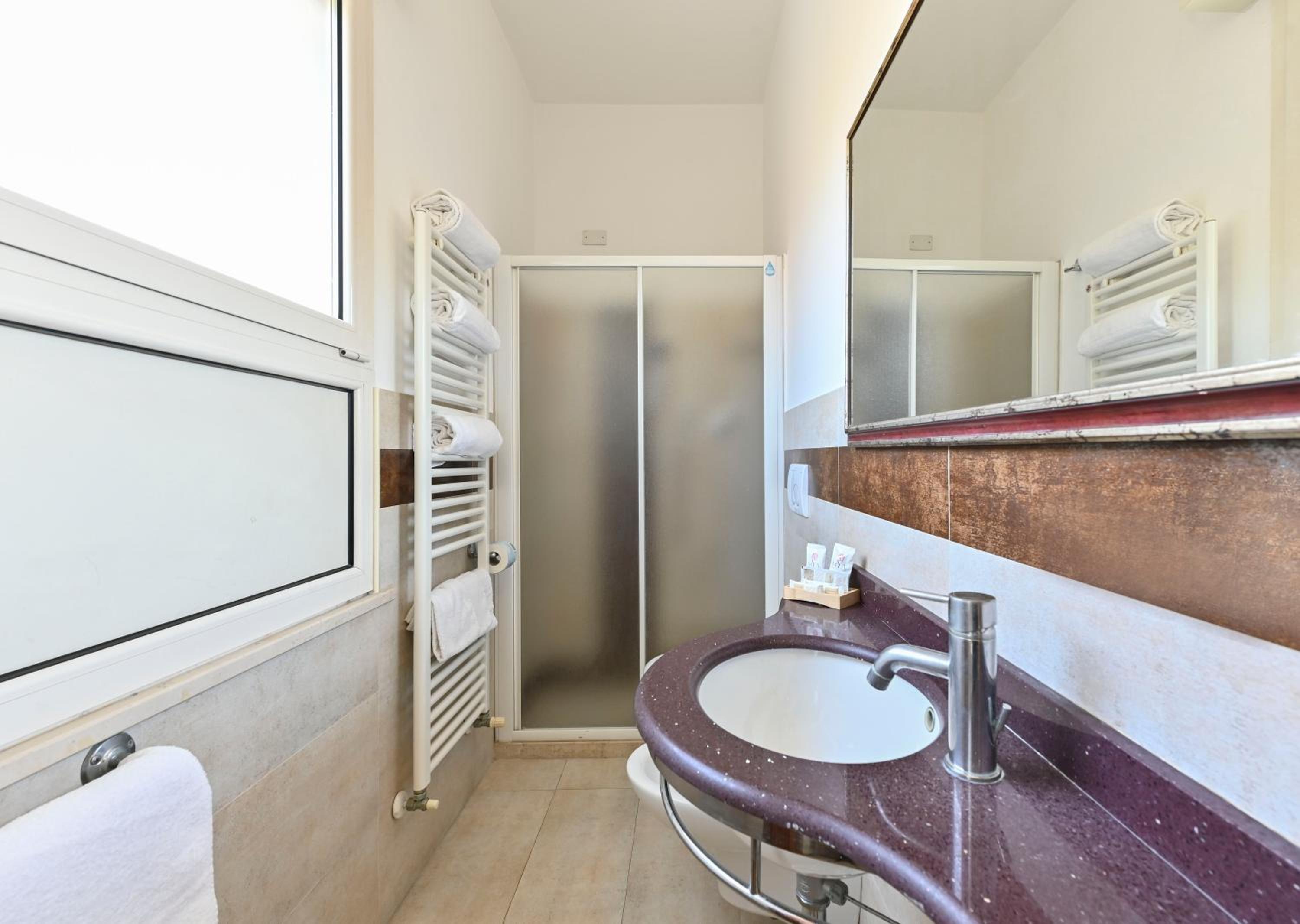 Deluxe Triple Room photo 3