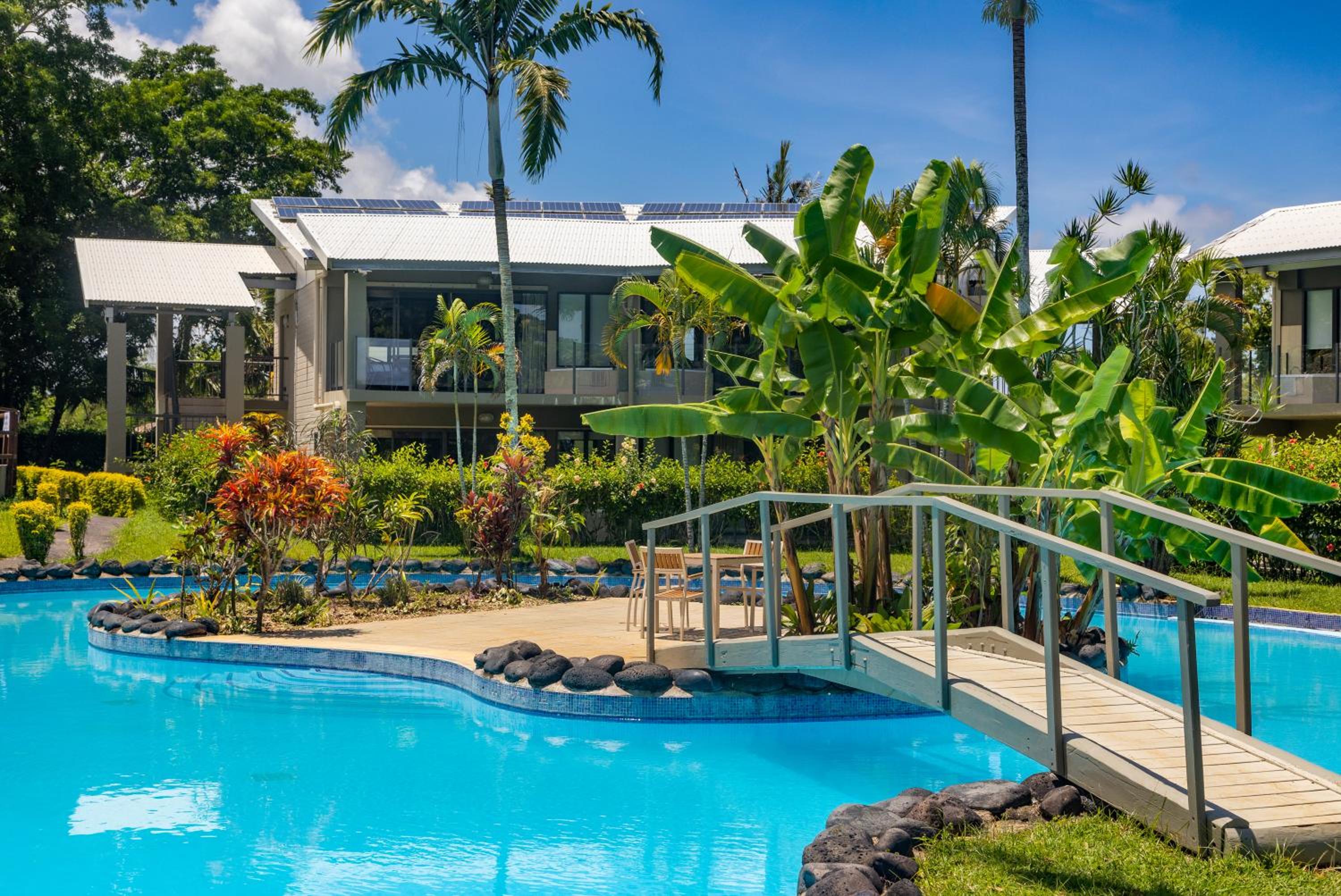 Deluxe Apartment with Pool View  photo 2