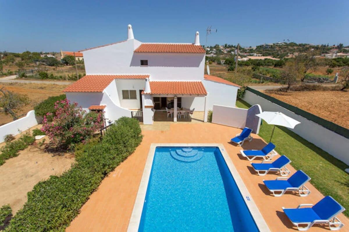 Villa photo 2
