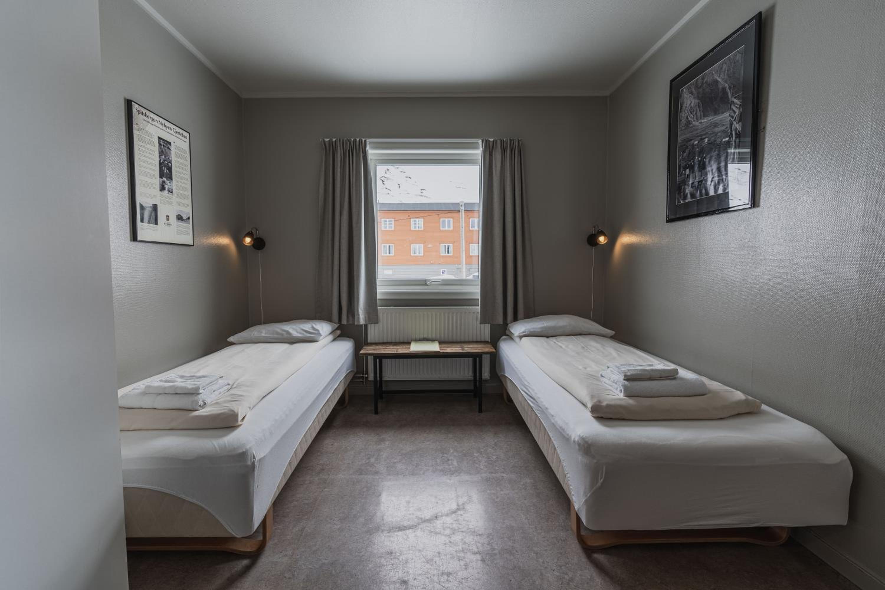 Economy Twin Room with Shared Bathroom photo 1
