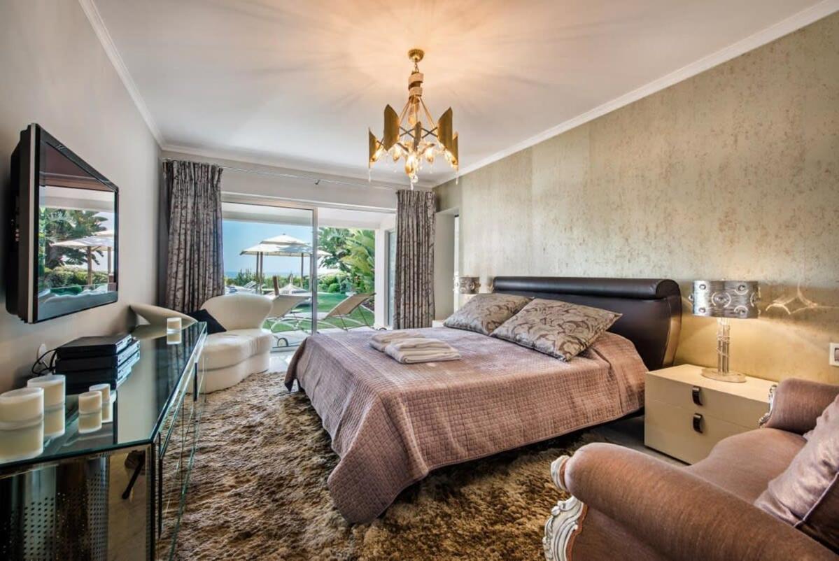 Villa photo 1