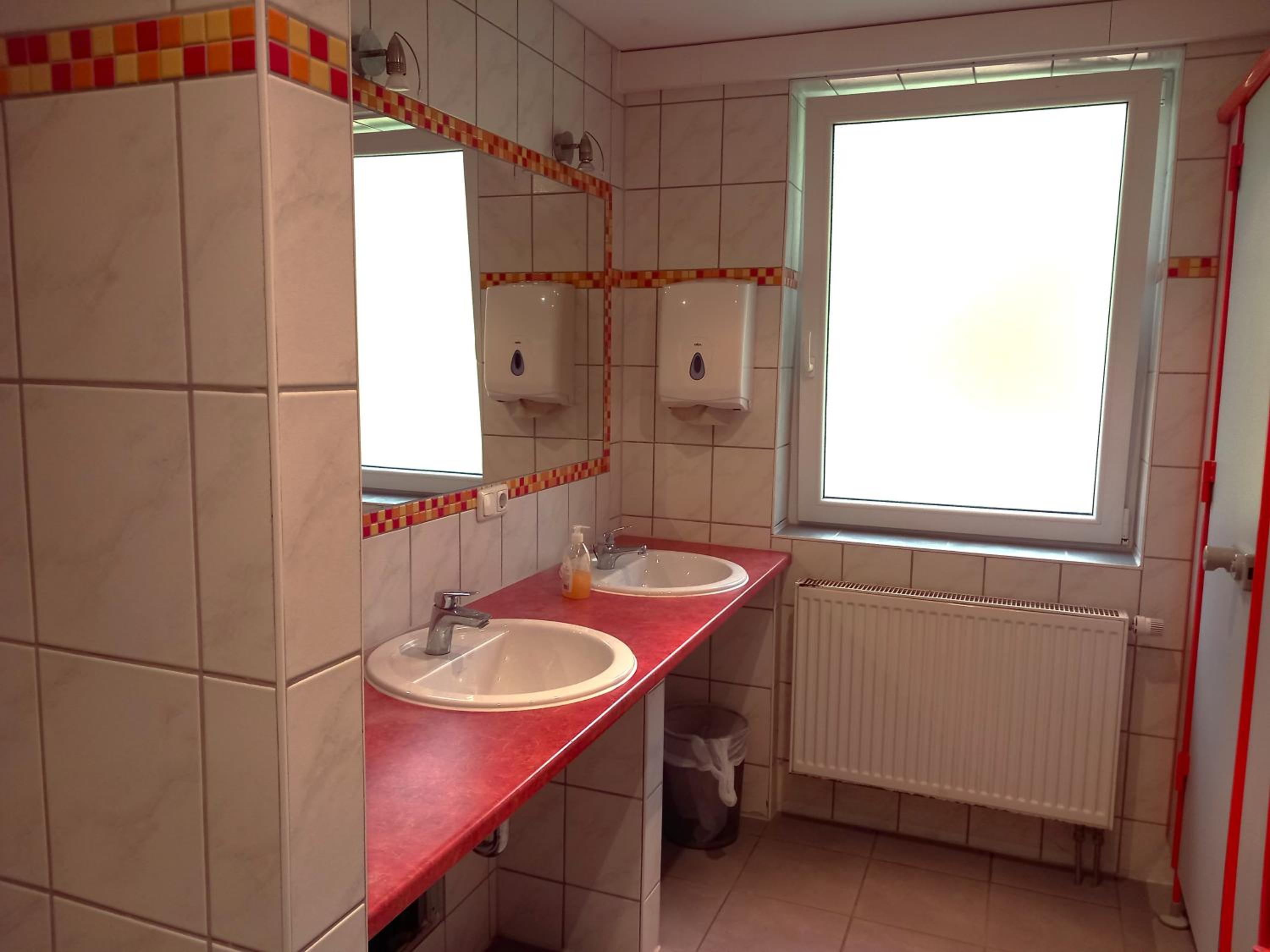 Budget Twin Room photo 2