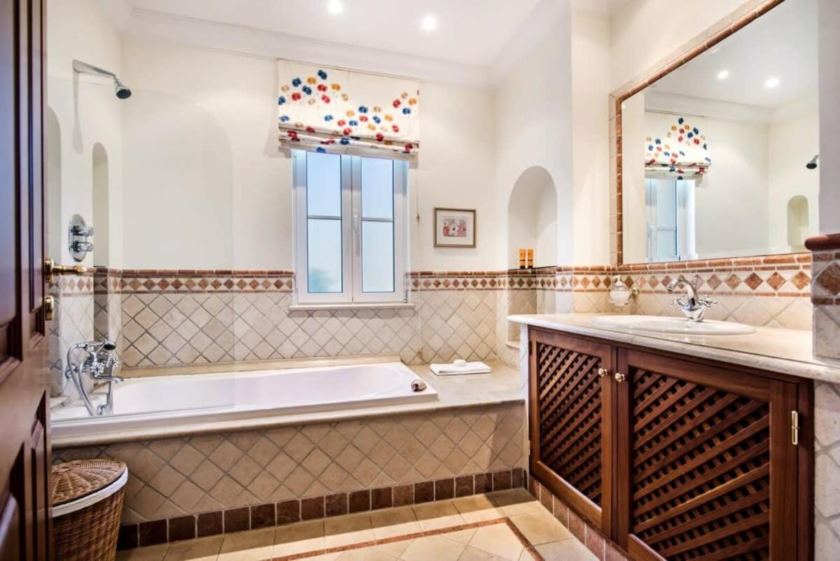 Villa photo 3