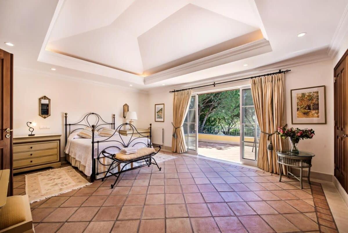 Villa photo 2