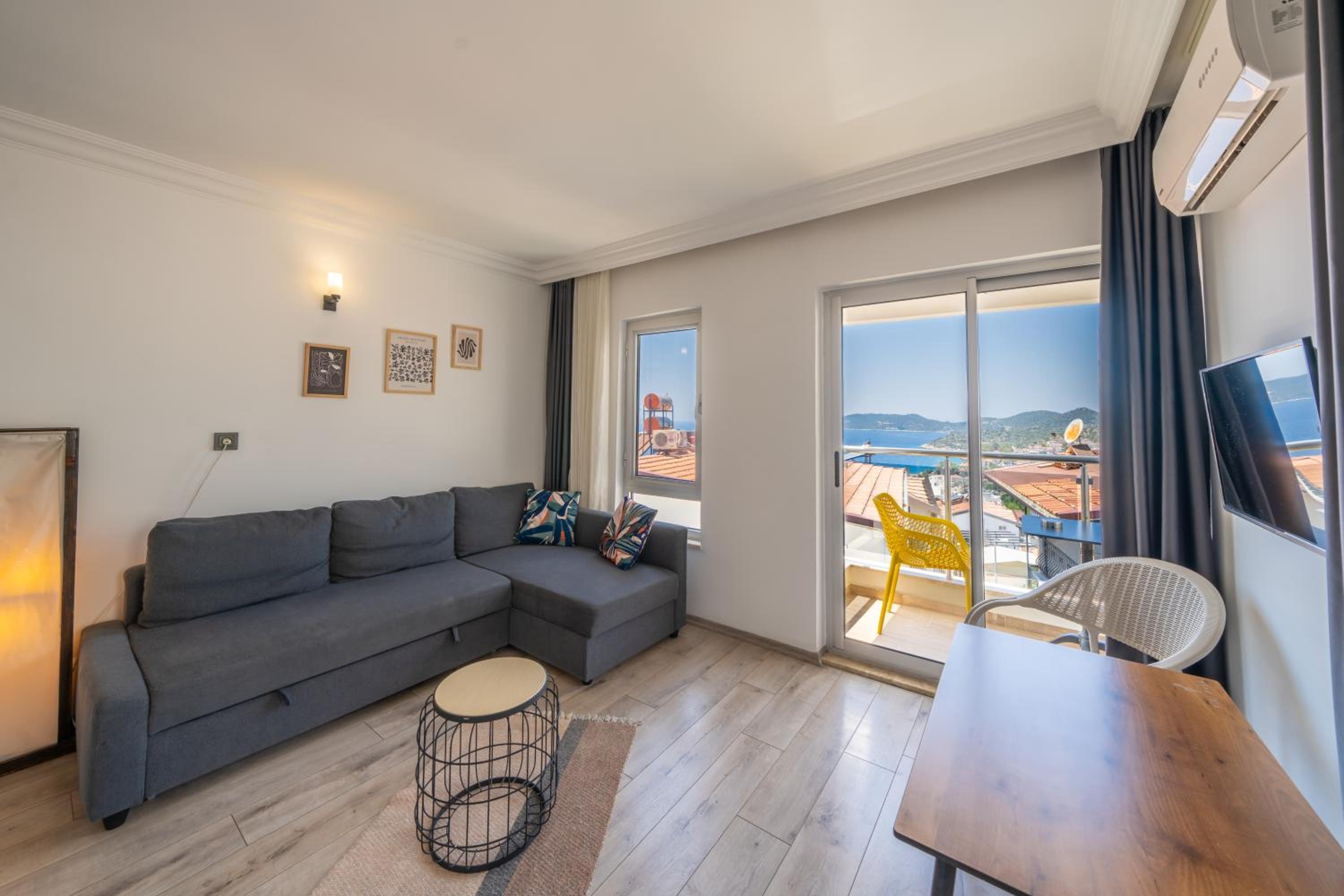 Apartment With Sea View