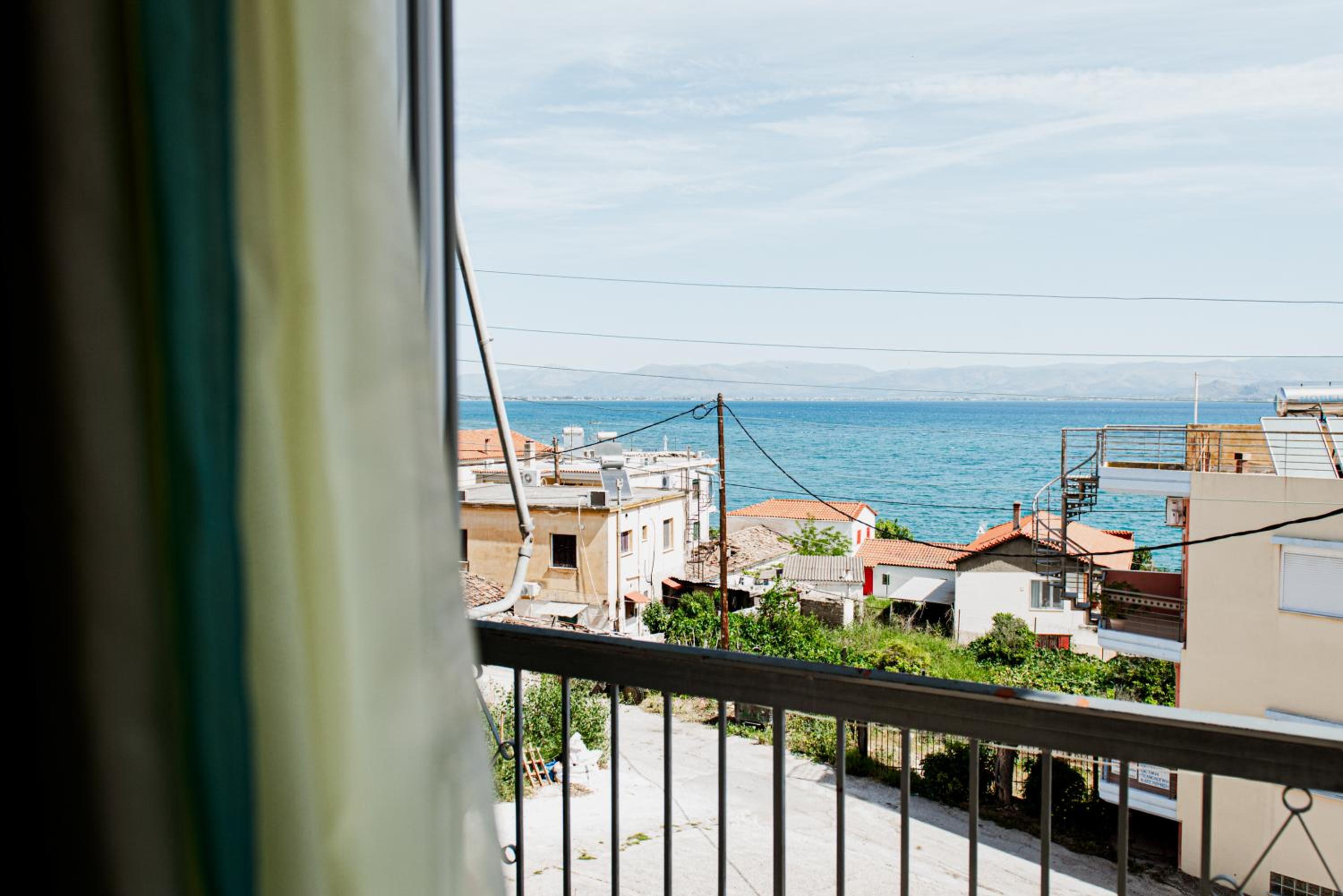Two-Bedroom Apartment with Bay View photo 2