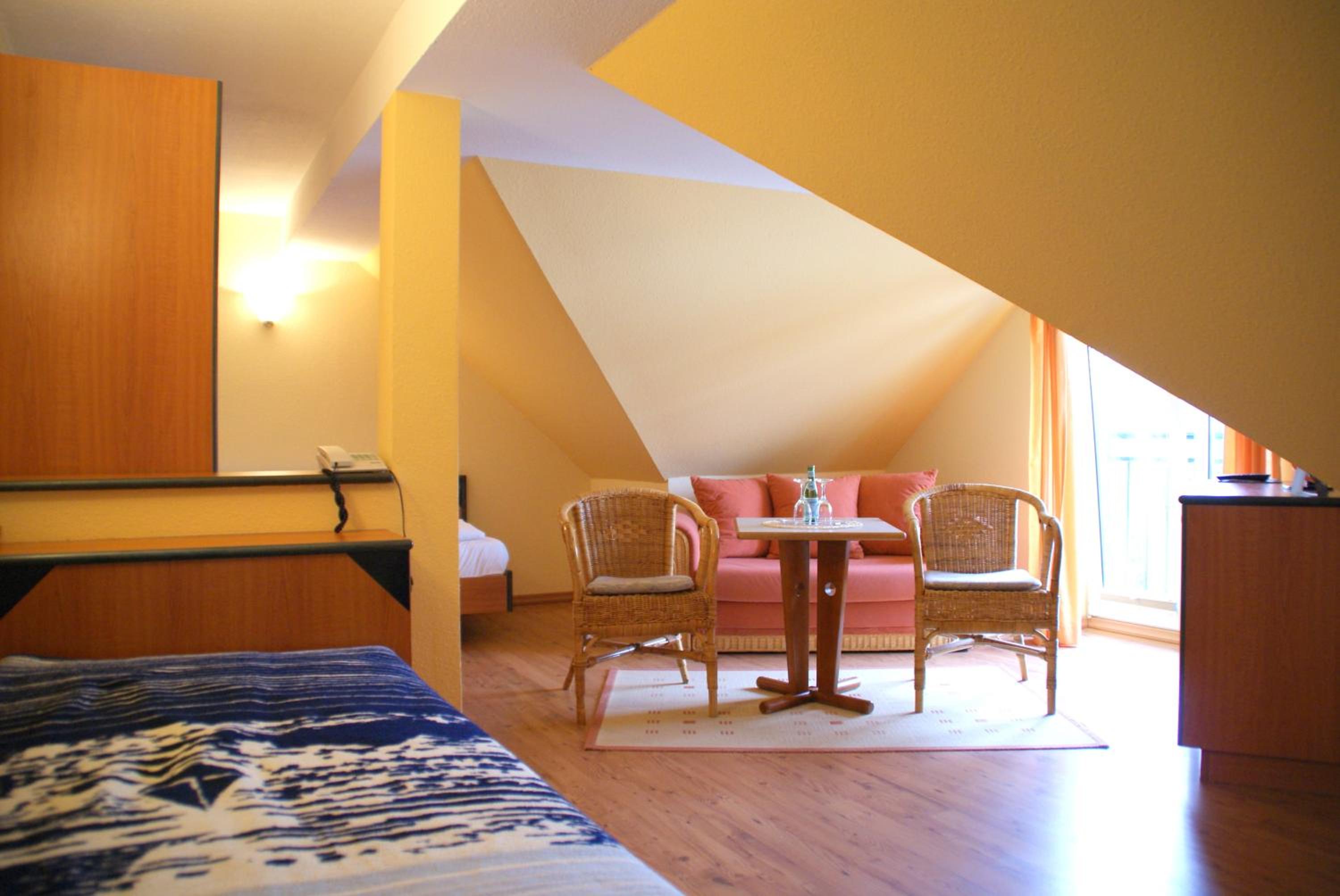 Standard Twin Room