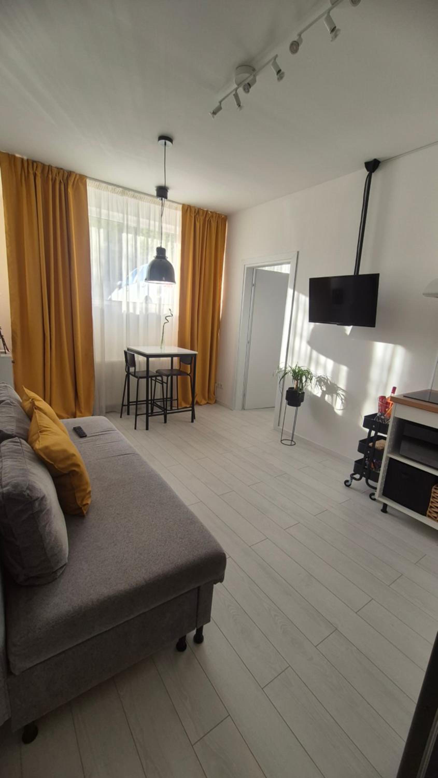 One-Bedroom Apartment photo 1