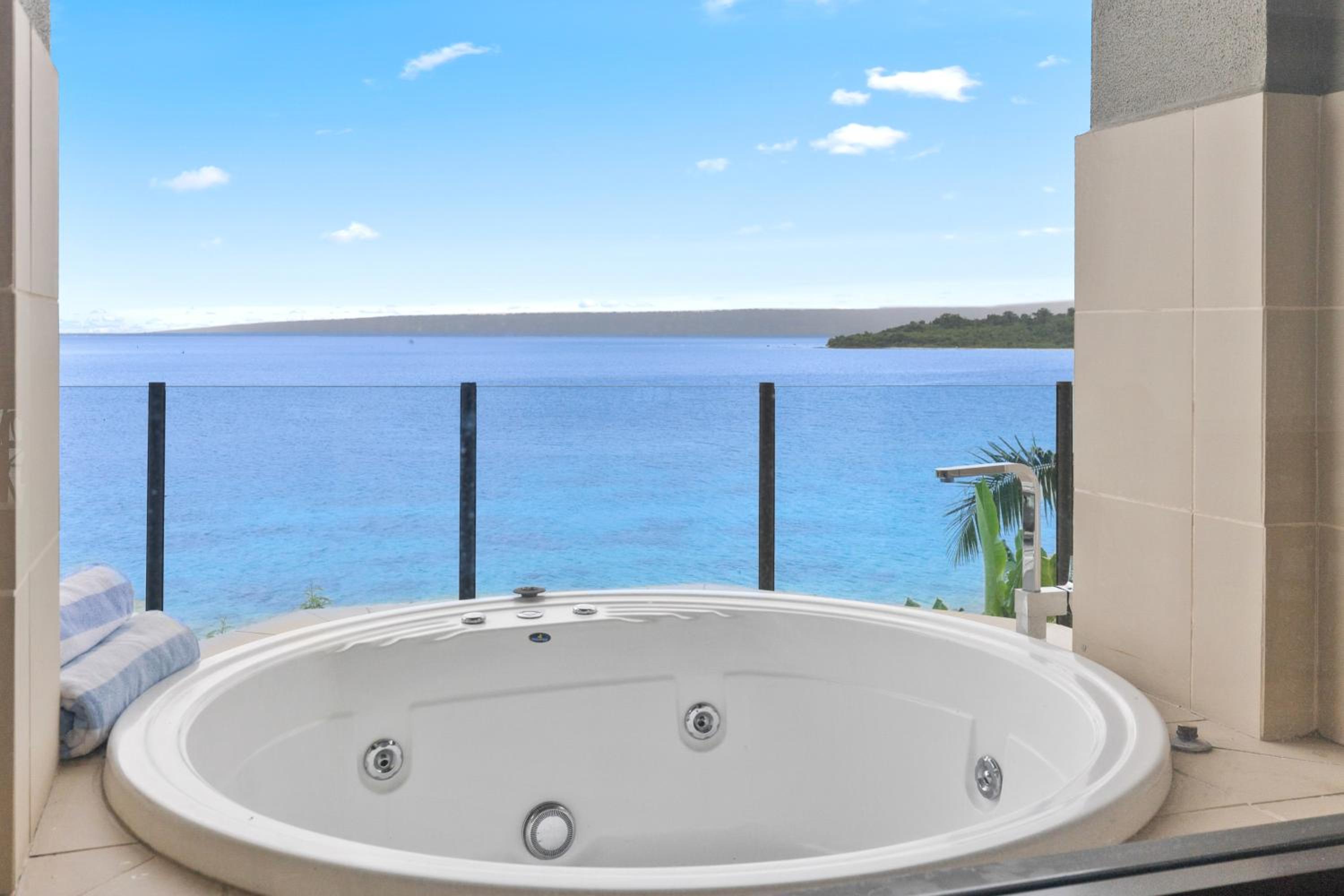 Deluxe Apartment with Ocean View photo 3